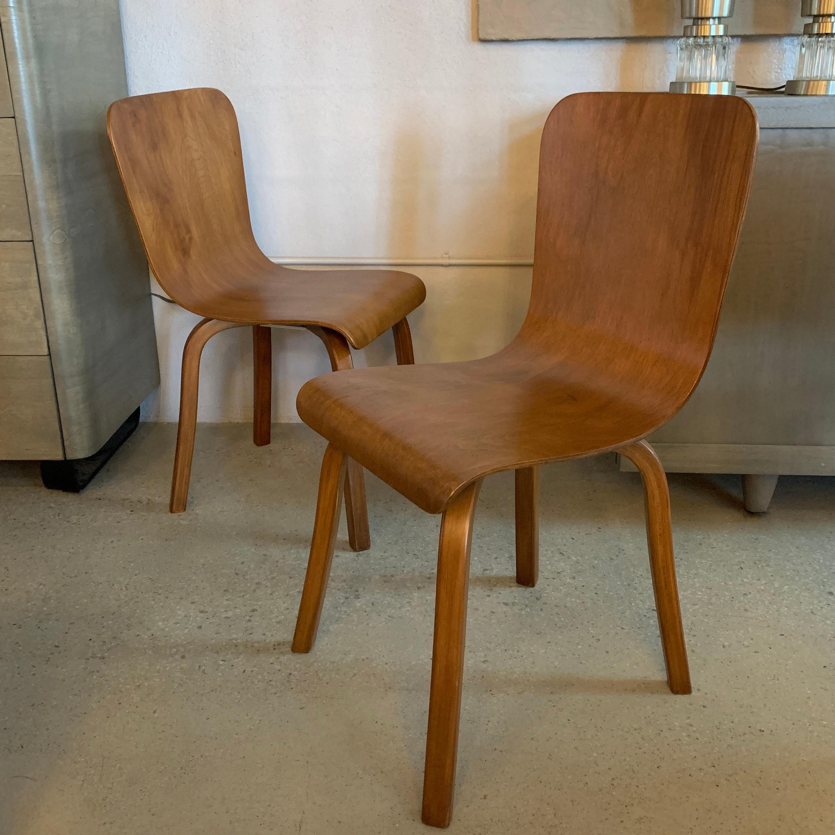 Pair of Mid-Century Modern, bent birch ply side chairs in the manner of Thaden Jordan or Thonet.