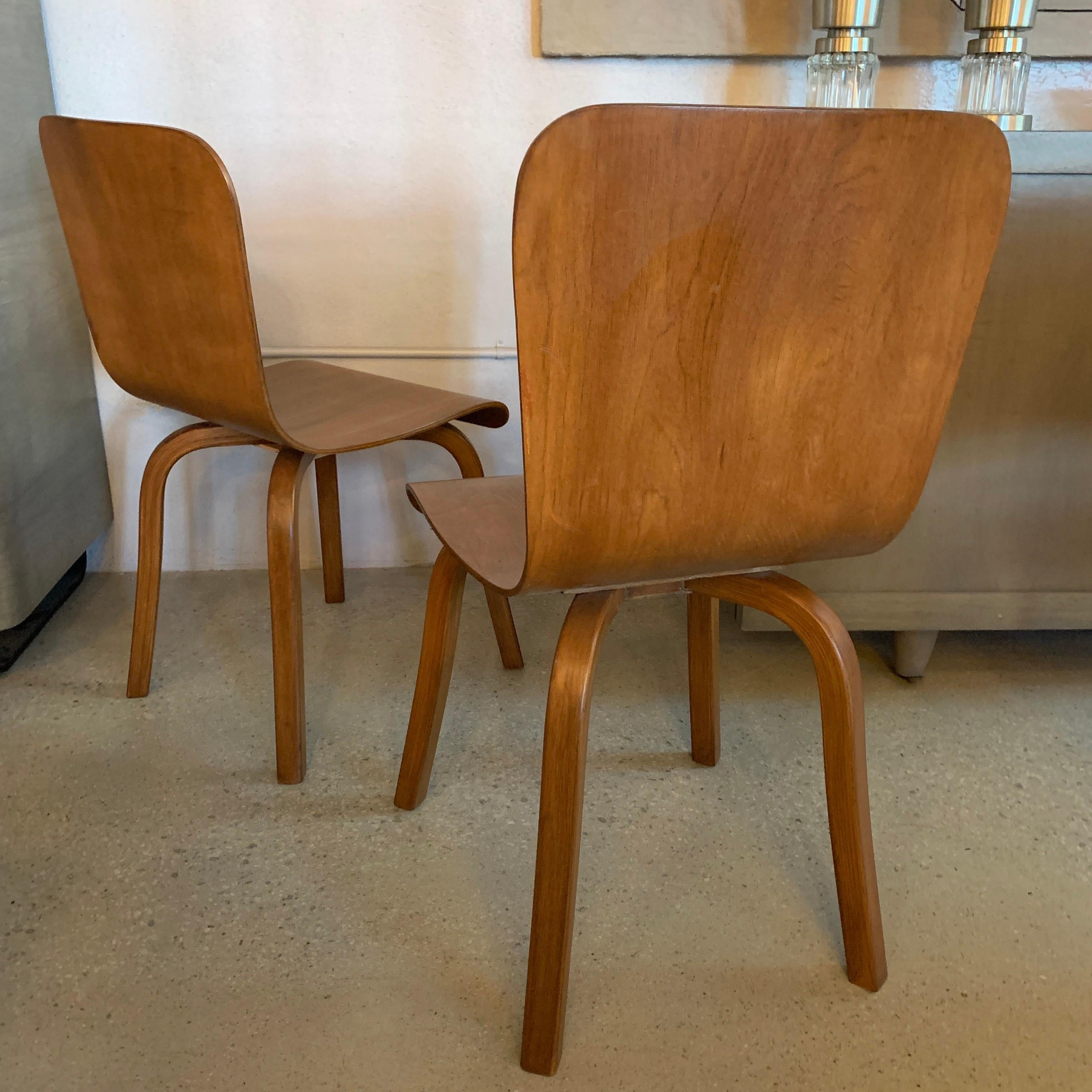 Pair of Mid-Century Modern Bentwood Side Chairs 2