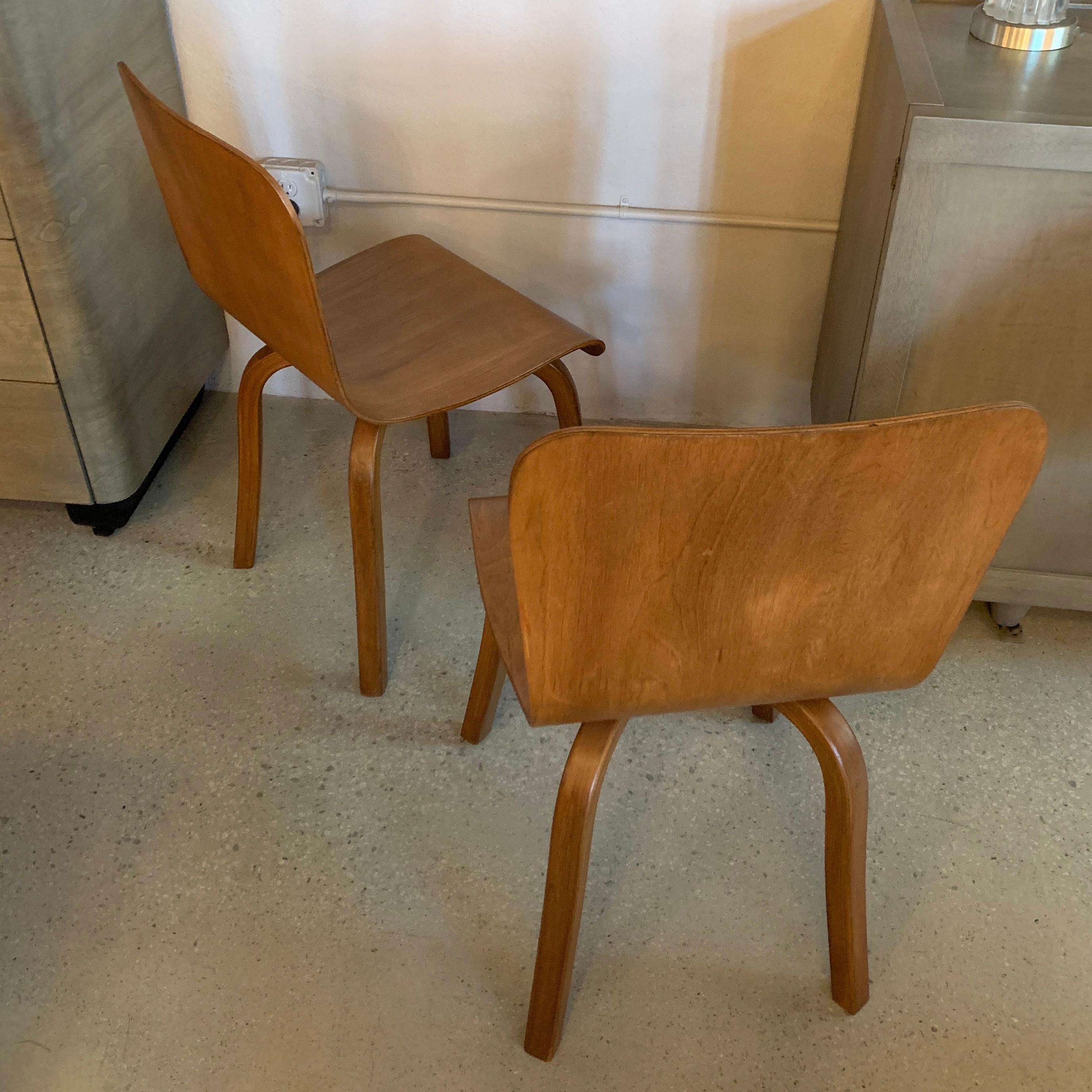 Pair of Mid-Century Modern Bentwood Side Chairs 3