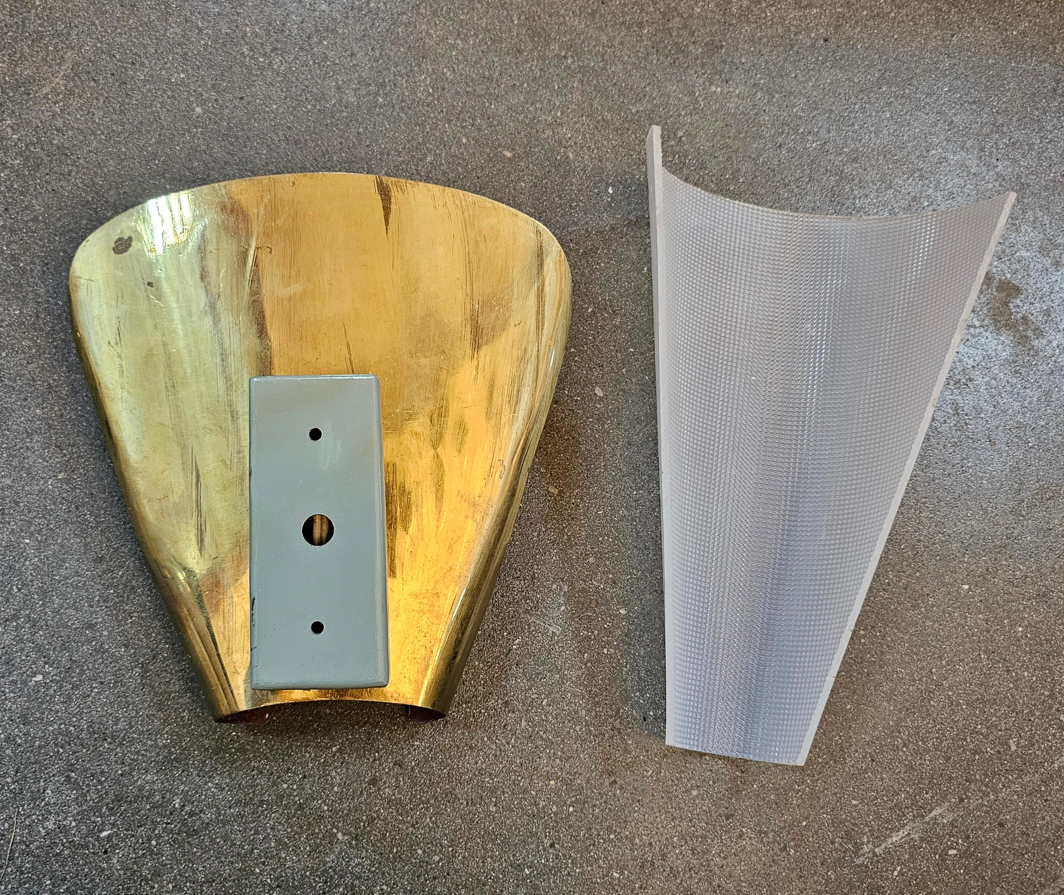 Pair of Mid Cnetury Modern Brass Sconces attr. to Stilnovo, Italy 1950s For Sale 4