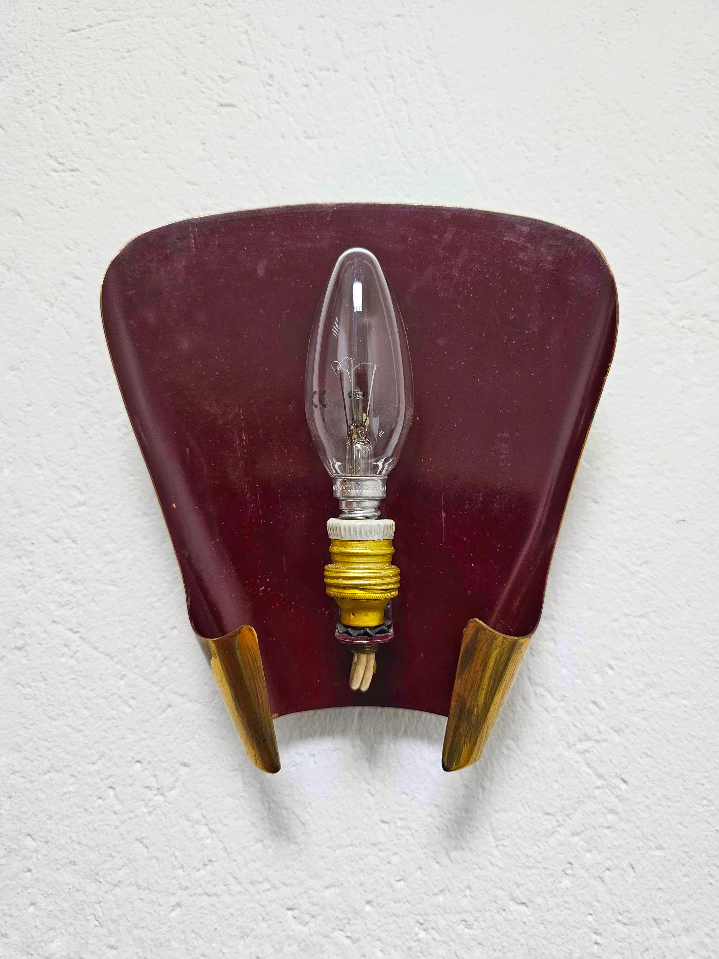 Pair of Mid Cnetury Modern Brass Sconces attr. to Stilnovo, Italy 1950s For Sale 3