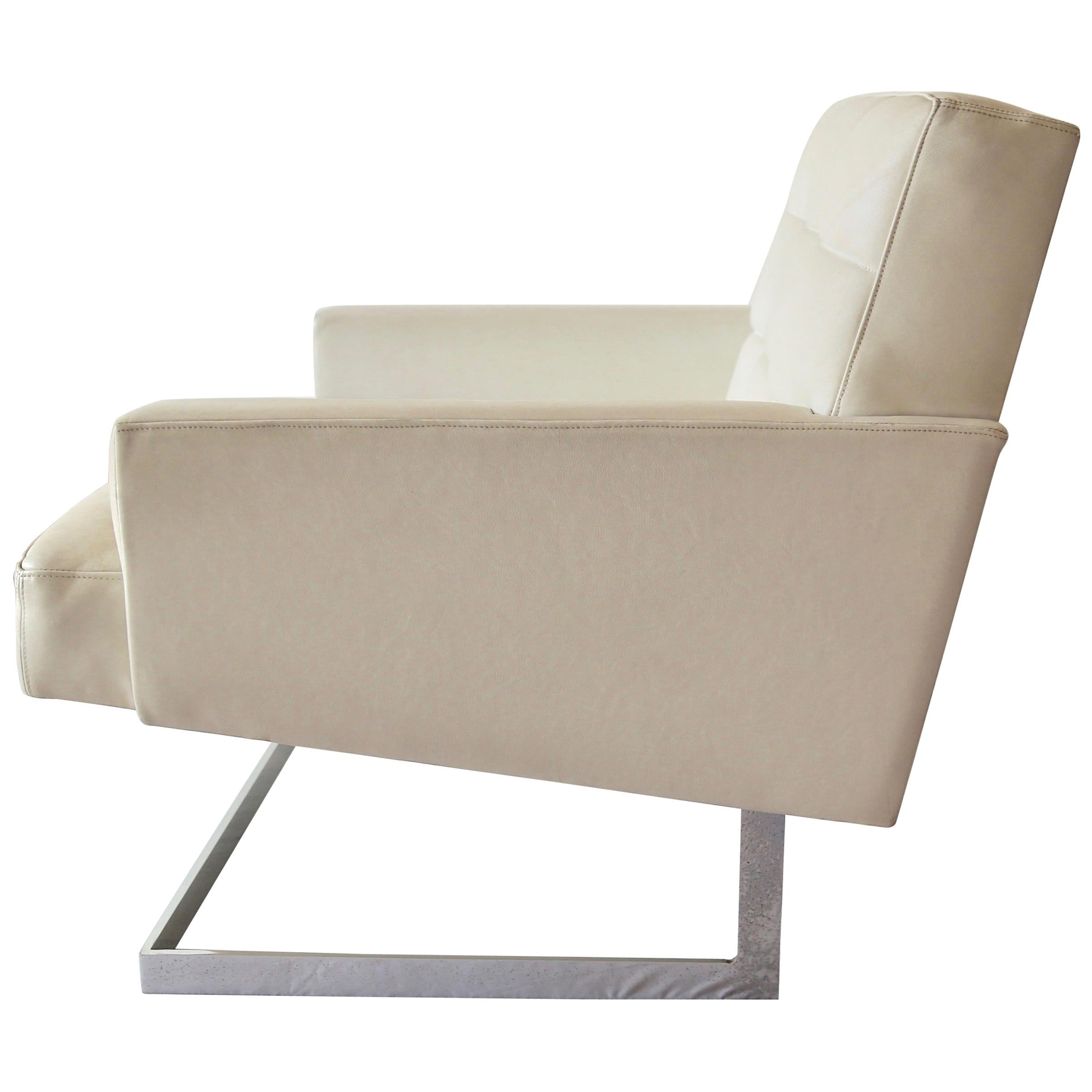 Pair of Mid-Modern Lounge Armchairs in Leather, 1960s For Sale