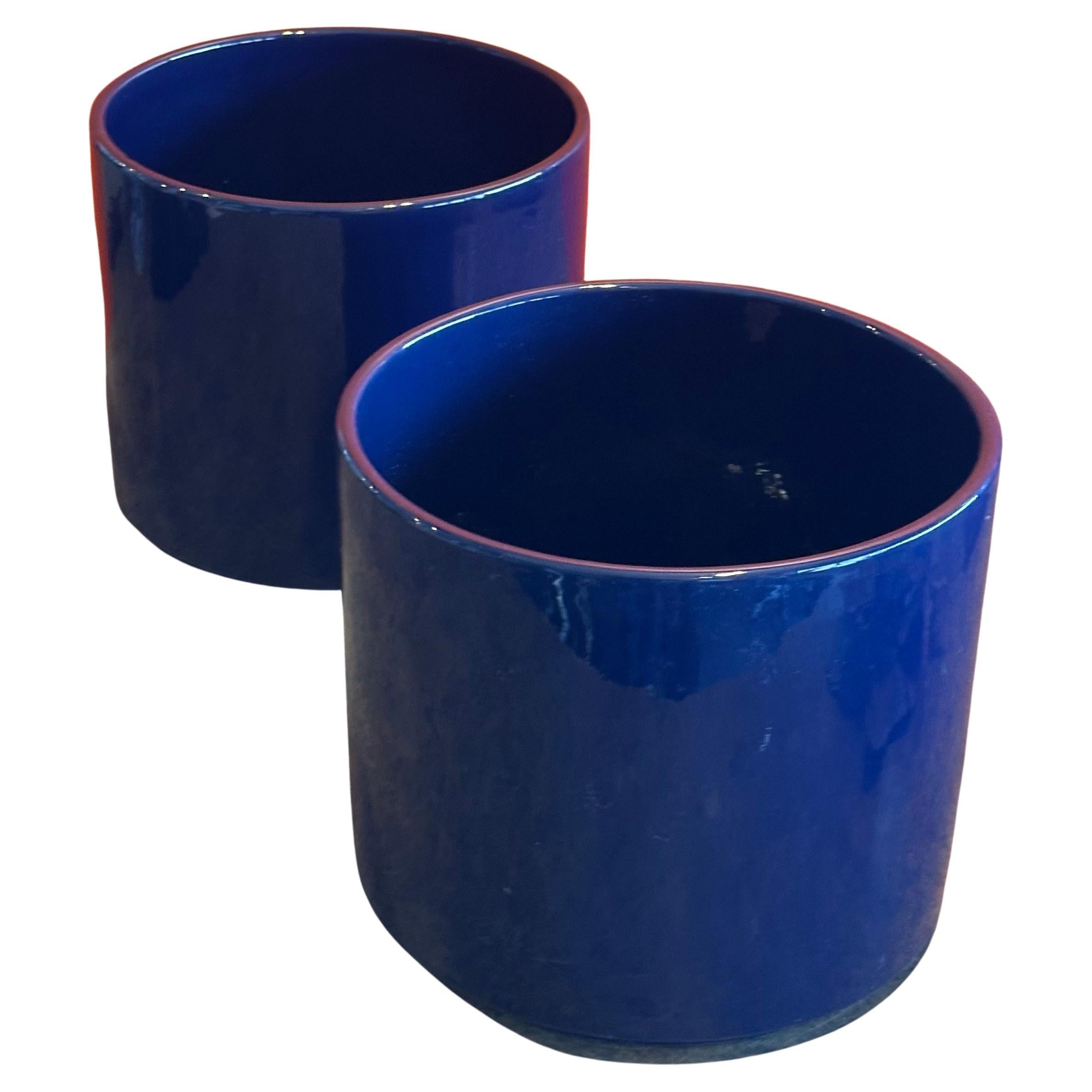 Pair of Mid-Size California Design MCM Ceramic Planters by Gainey For Sale 6