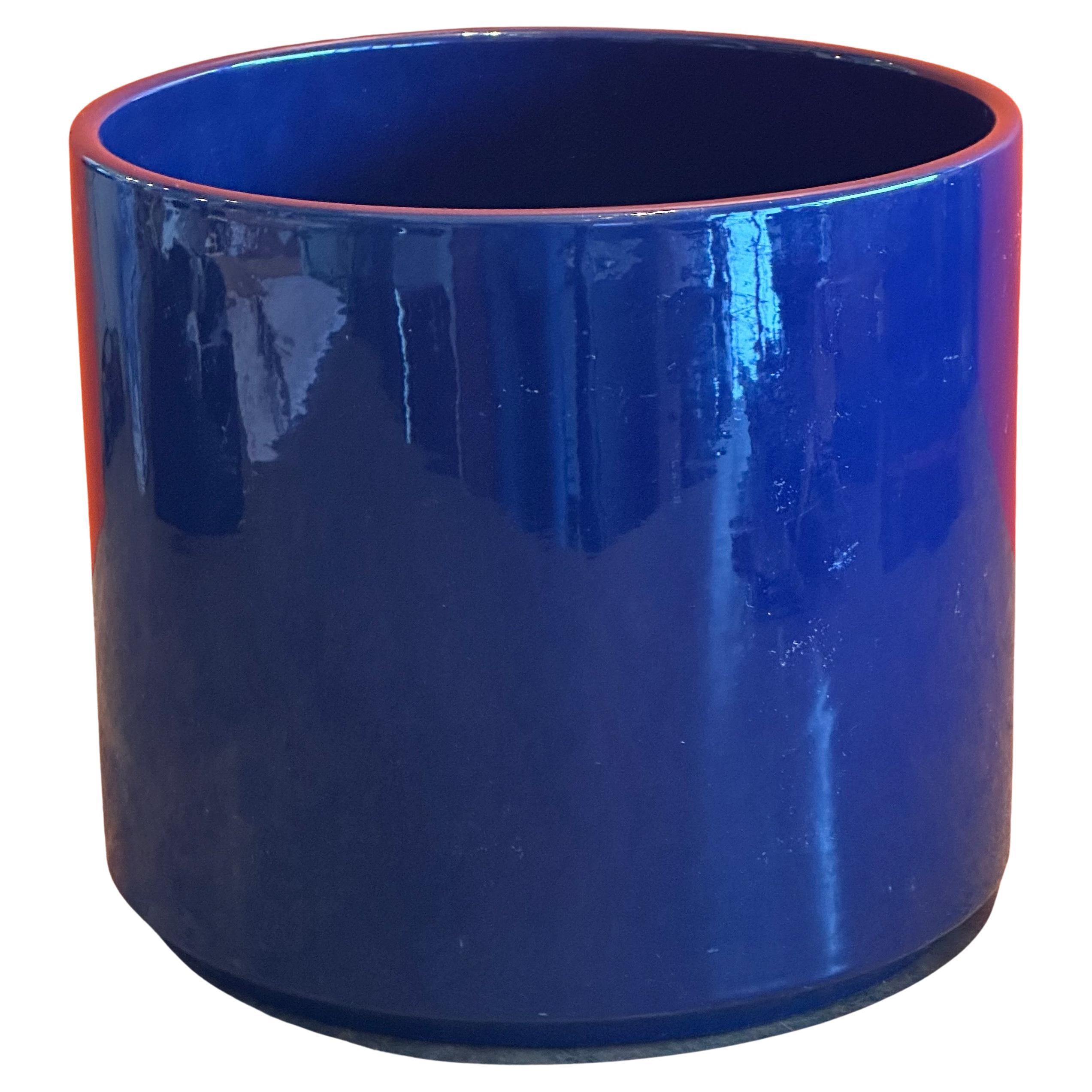 Mid-Century Modern Pair of Mid-Size California Design MCM Ceramic Planters by Gainey For Sale