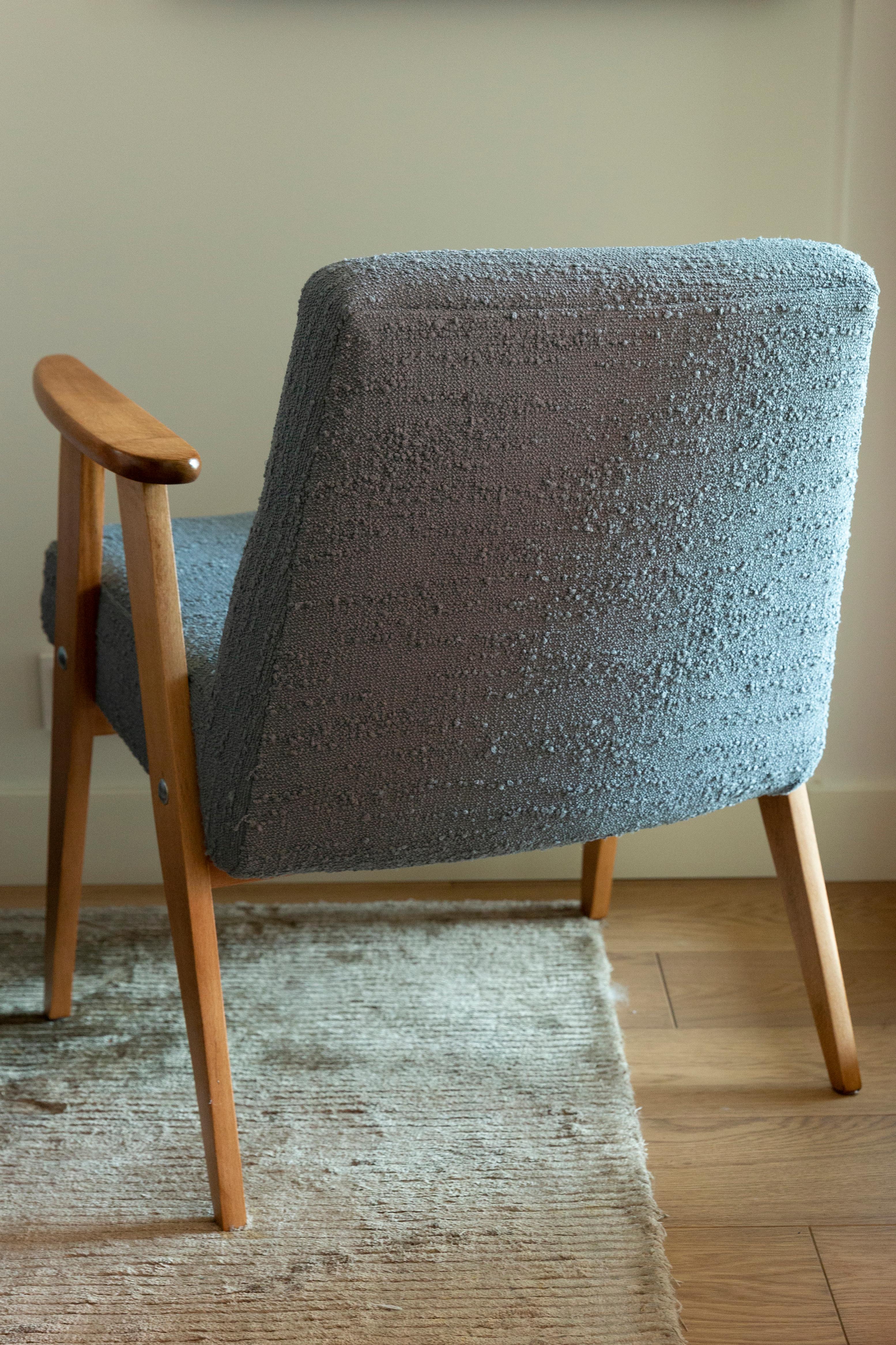 Pair of Midcentury 366 Club Armchairs in Gray Blue Boucle, Europe, 1960s For Sale 2