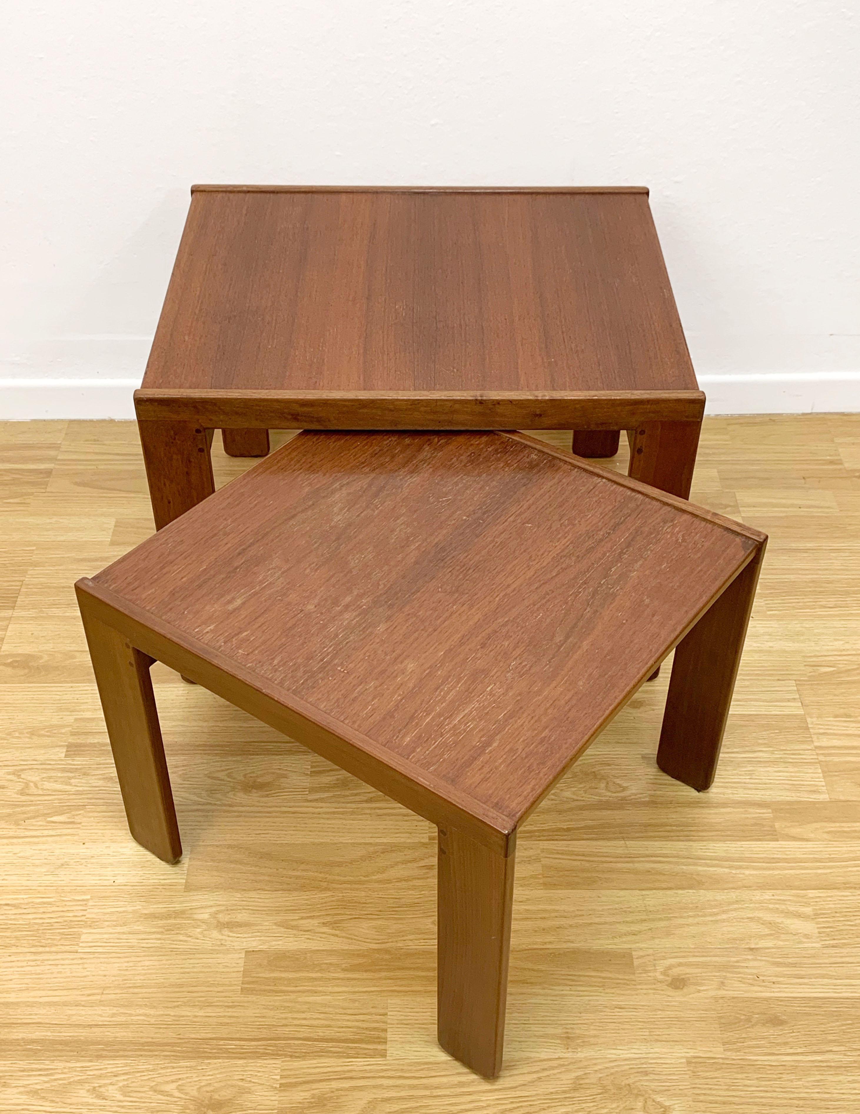 Pair of Midcentury Afra & Tobia Scarpa Italian Nesting Tables, Cassina, 1960s 7