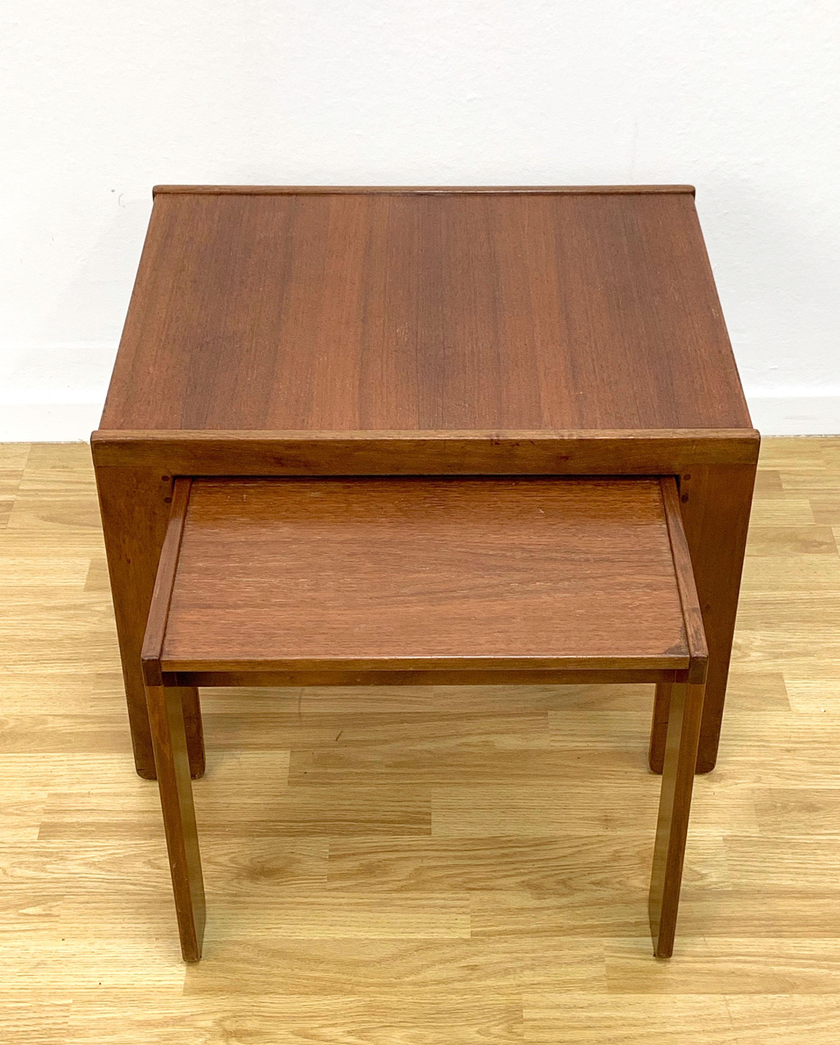Pair of Midcentury Afra & Tobia Scarpa Italian Nesting Tables, Cassina, 1960s 12