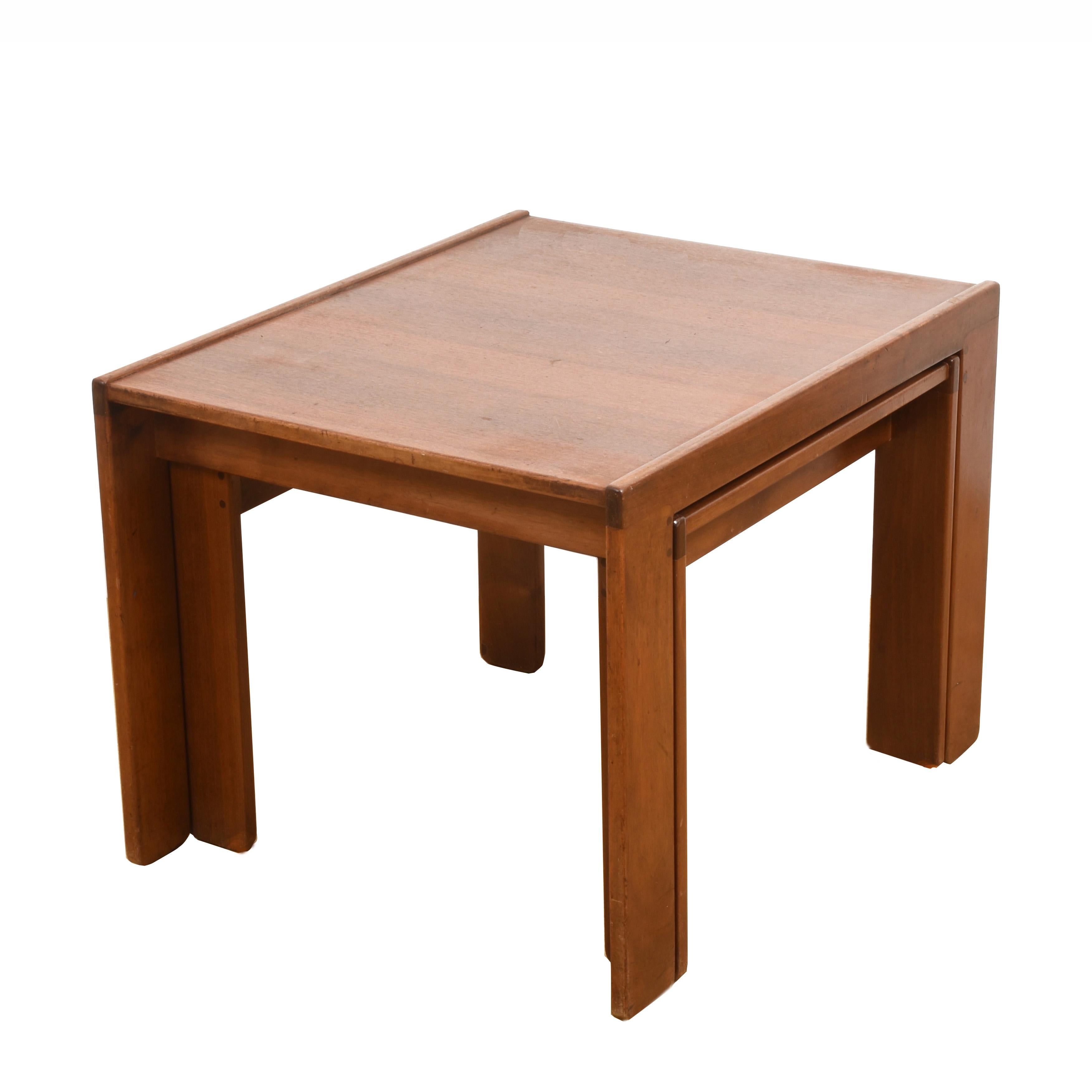 Mid-Century Modern Pair of Midcentury Afra & Tobia Scarpa Italian Nesting Tables, Cassina, 1960s