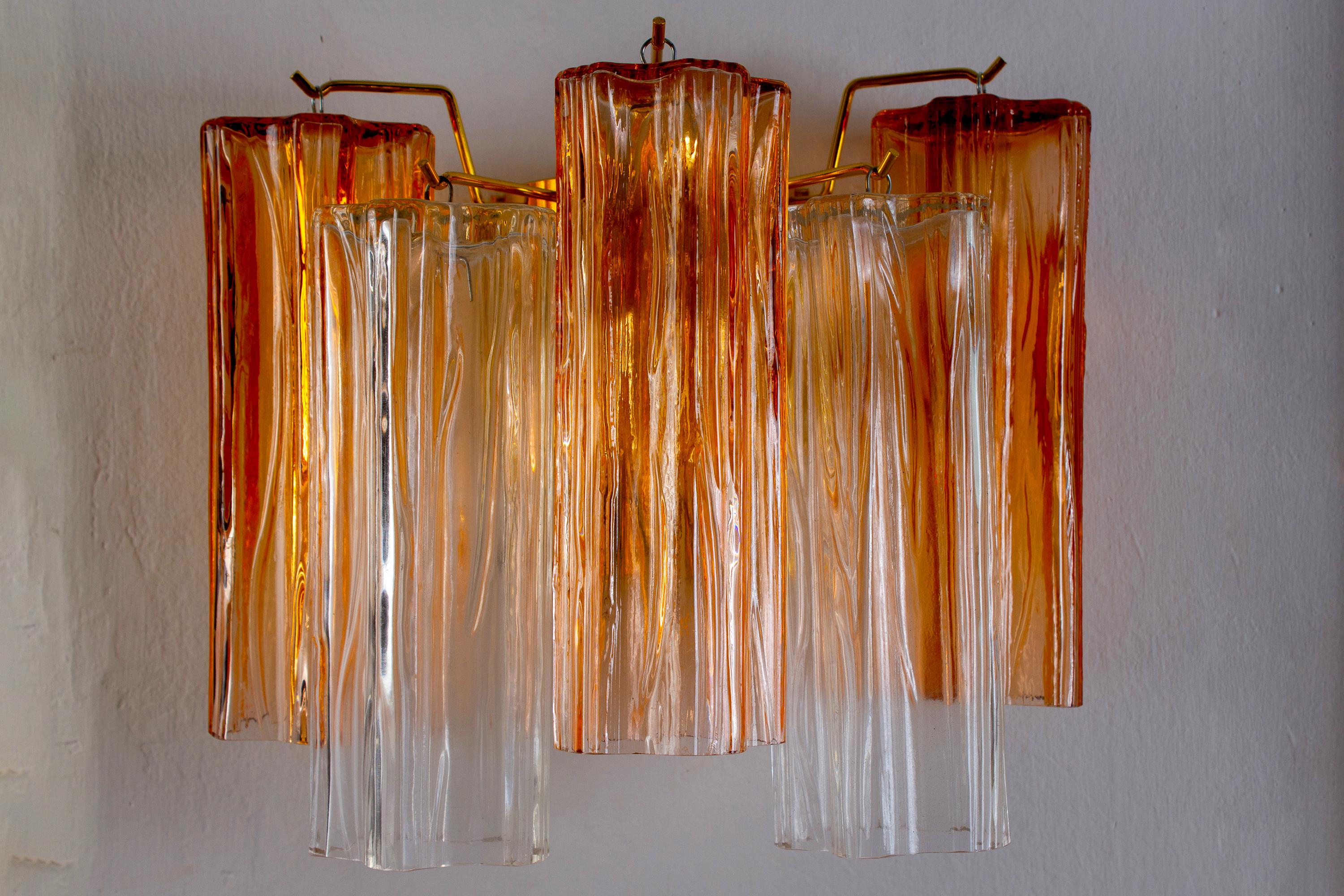 Verre brun Paire d'appliques en verre de Murano ambré et transparent du milieu du siècle dernier en vente