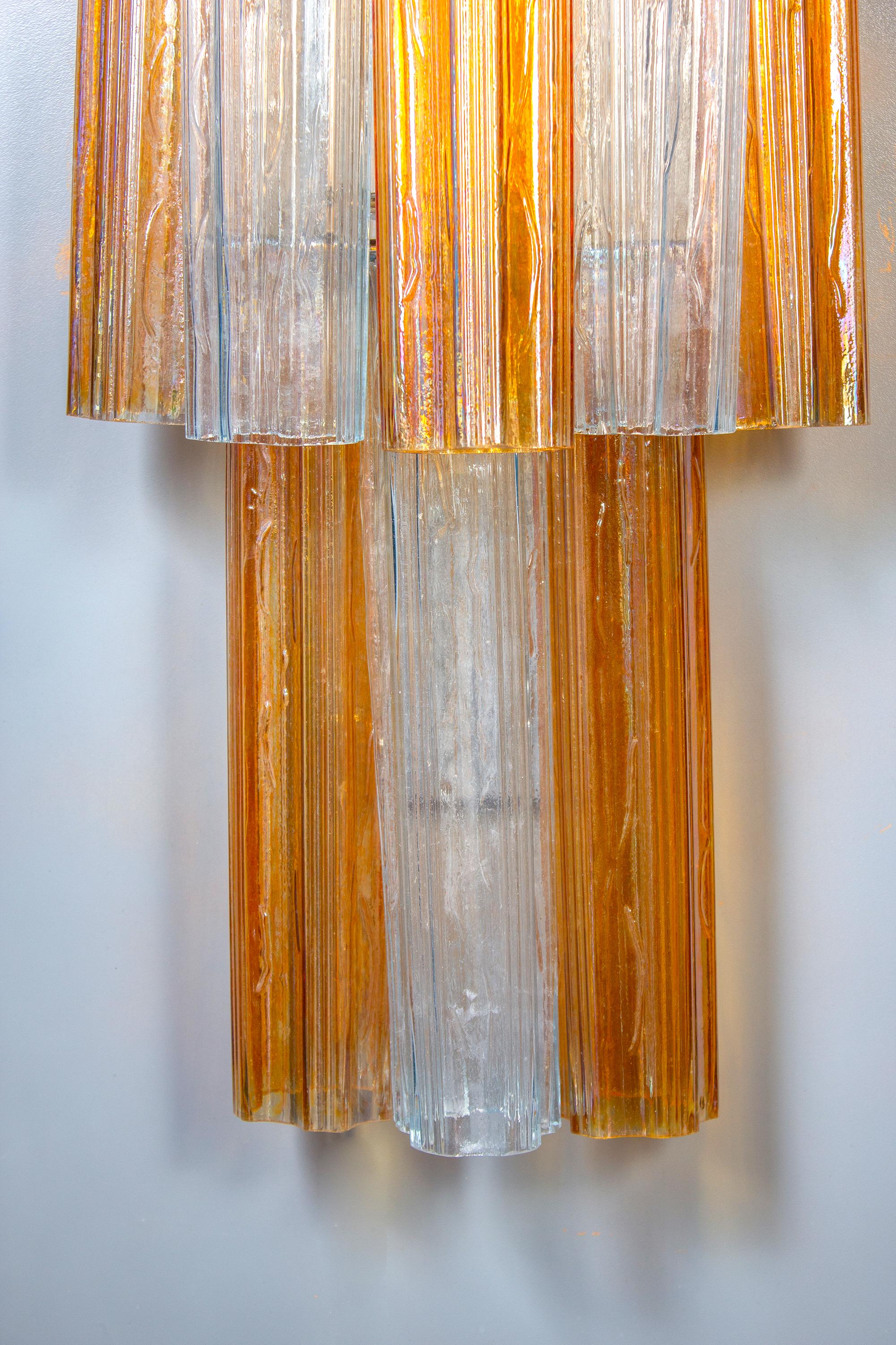 Paire d'appliques en verre de Murano ambré et transparent du milieu du siècle dernier en vente 1