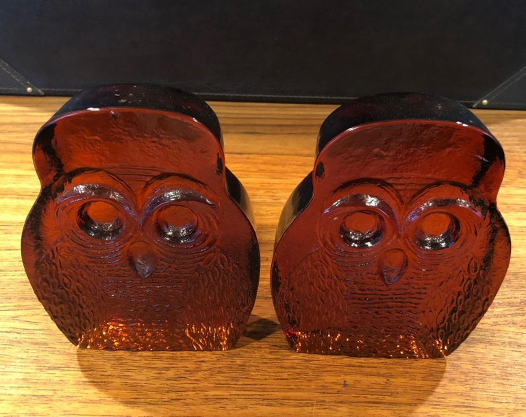 Mid-Century Modern Pair of Midcentury Amber Glass Owl Bookends by Blenko For Sale