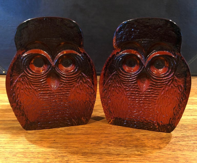 North American Pair of Midcentury Amber Glass Owl Bookends by Blenko For Sale
