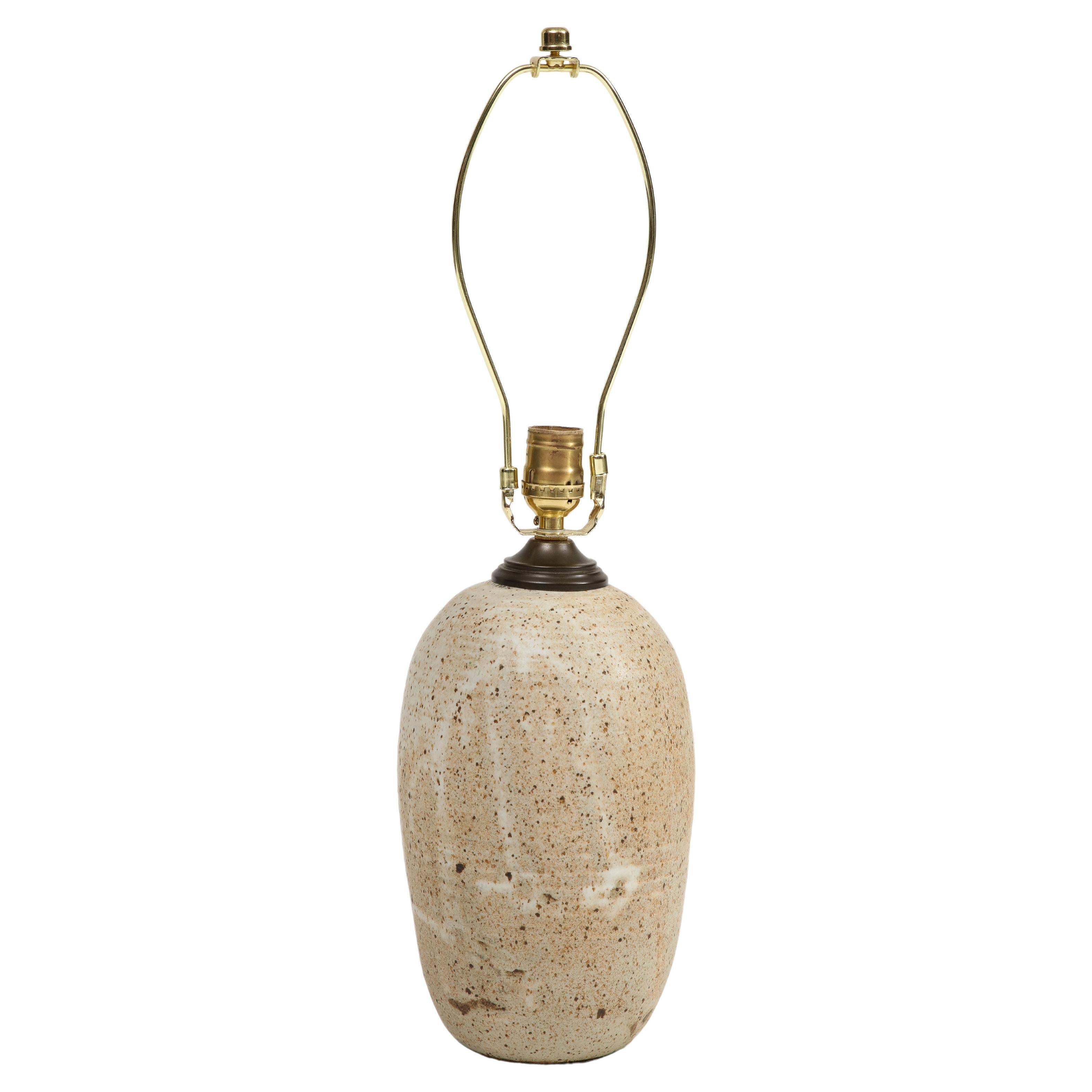 Coppia di lampade in ceramica smaltata americane del Medioevo, circa 1960 in vendita