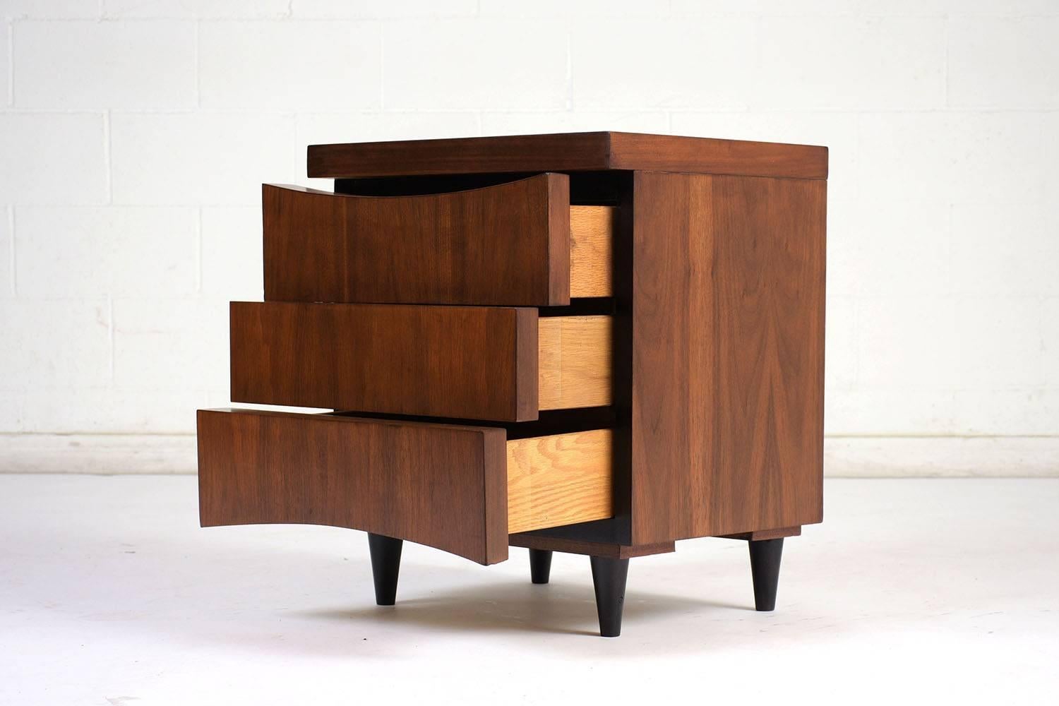 Pair of Midcentury American of Martinsville Nightstands In Excellent Condition In Los Angeles, CA