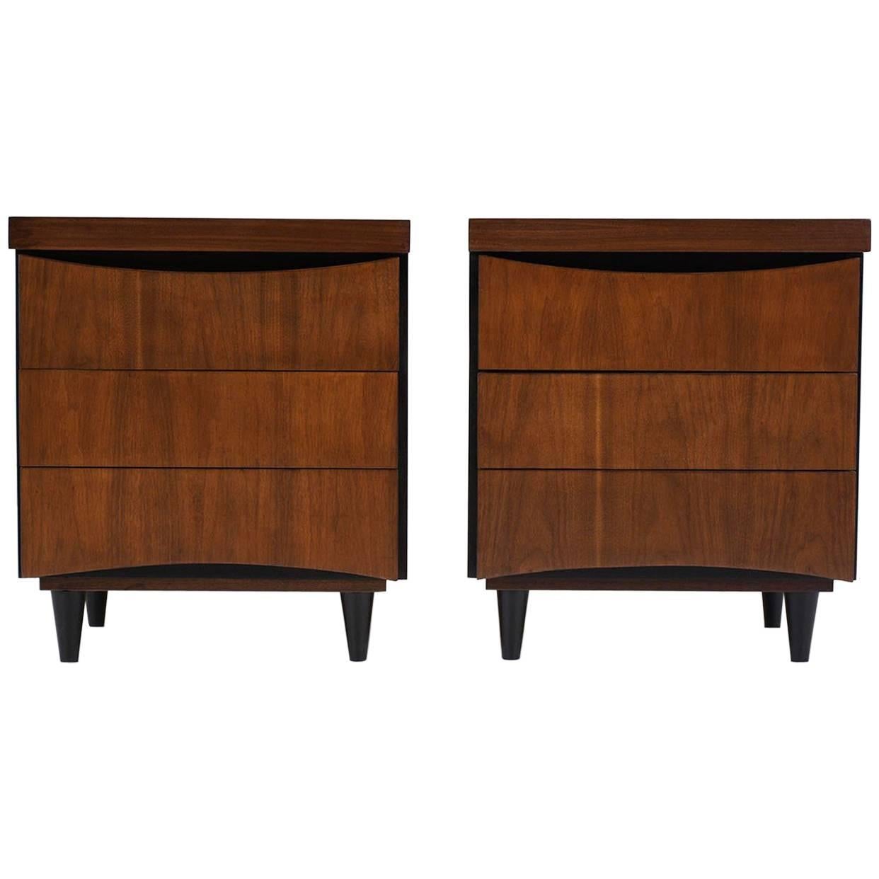 Pair of Midcentury American of Martinsville Nightstands