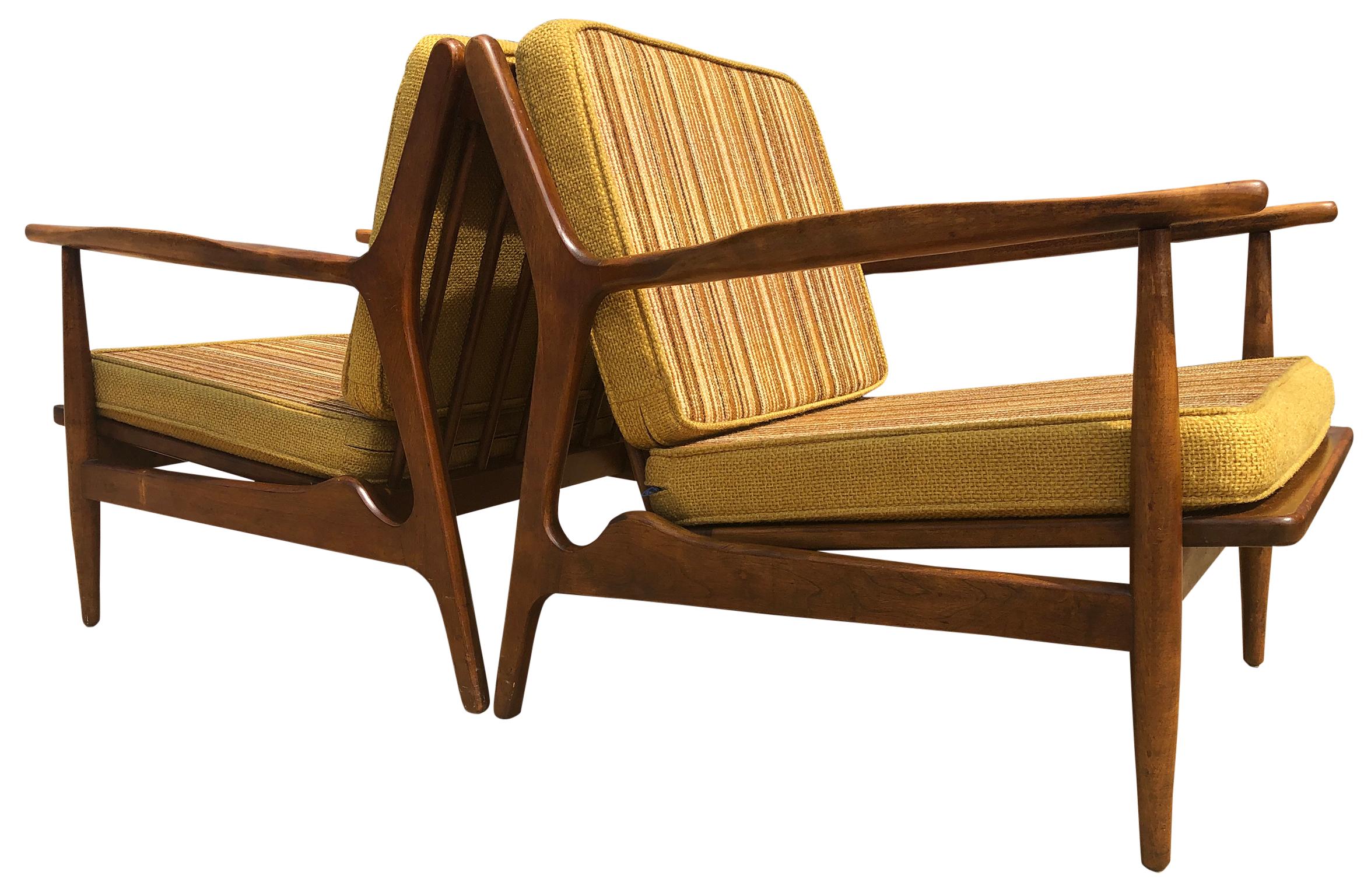 20th Century Pair of Midcentury American Russel Wright Maple Lounge Chairs Conant Ball