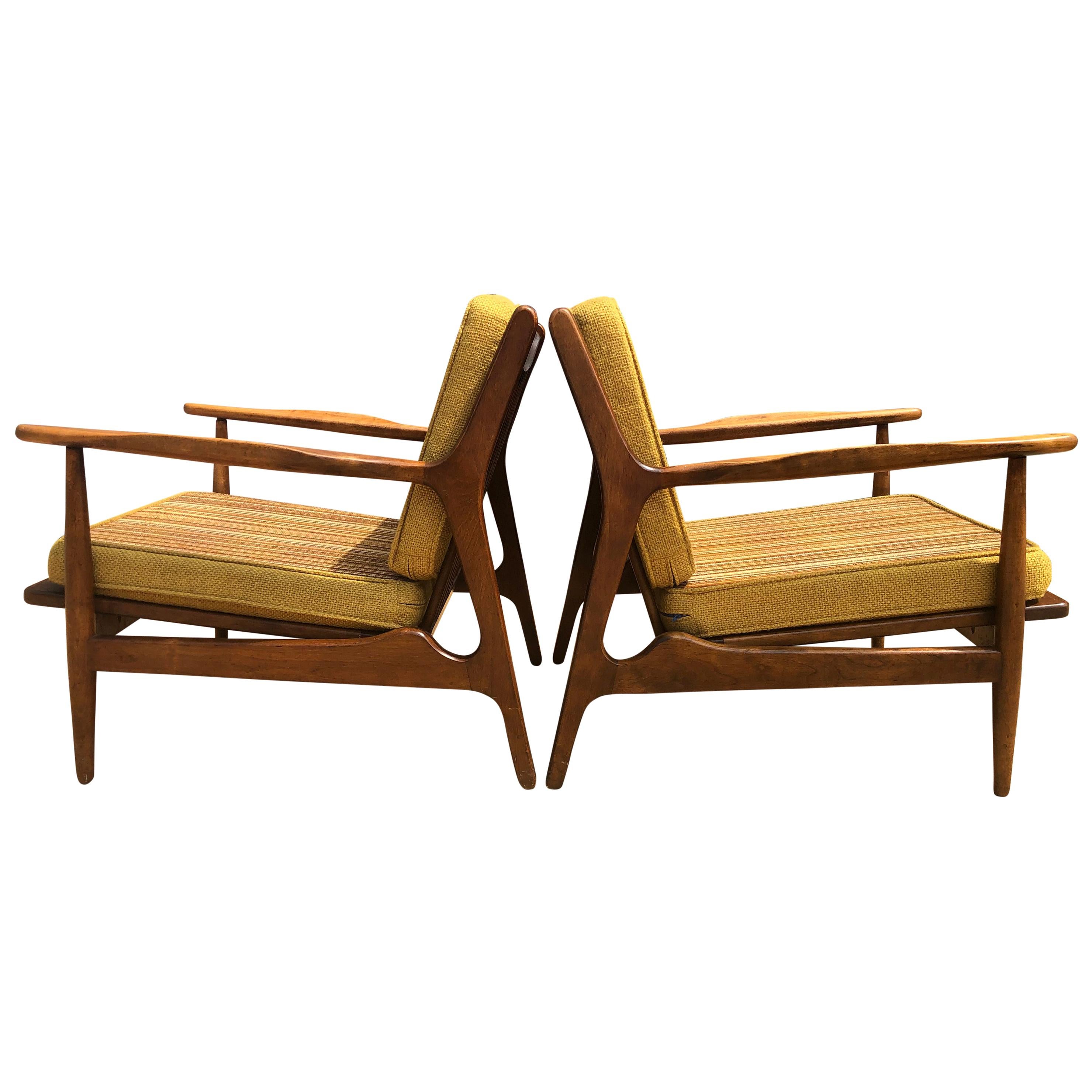 Pair of Midcentury American Russel Wright Maple Lounge Chairs Conant Ball
