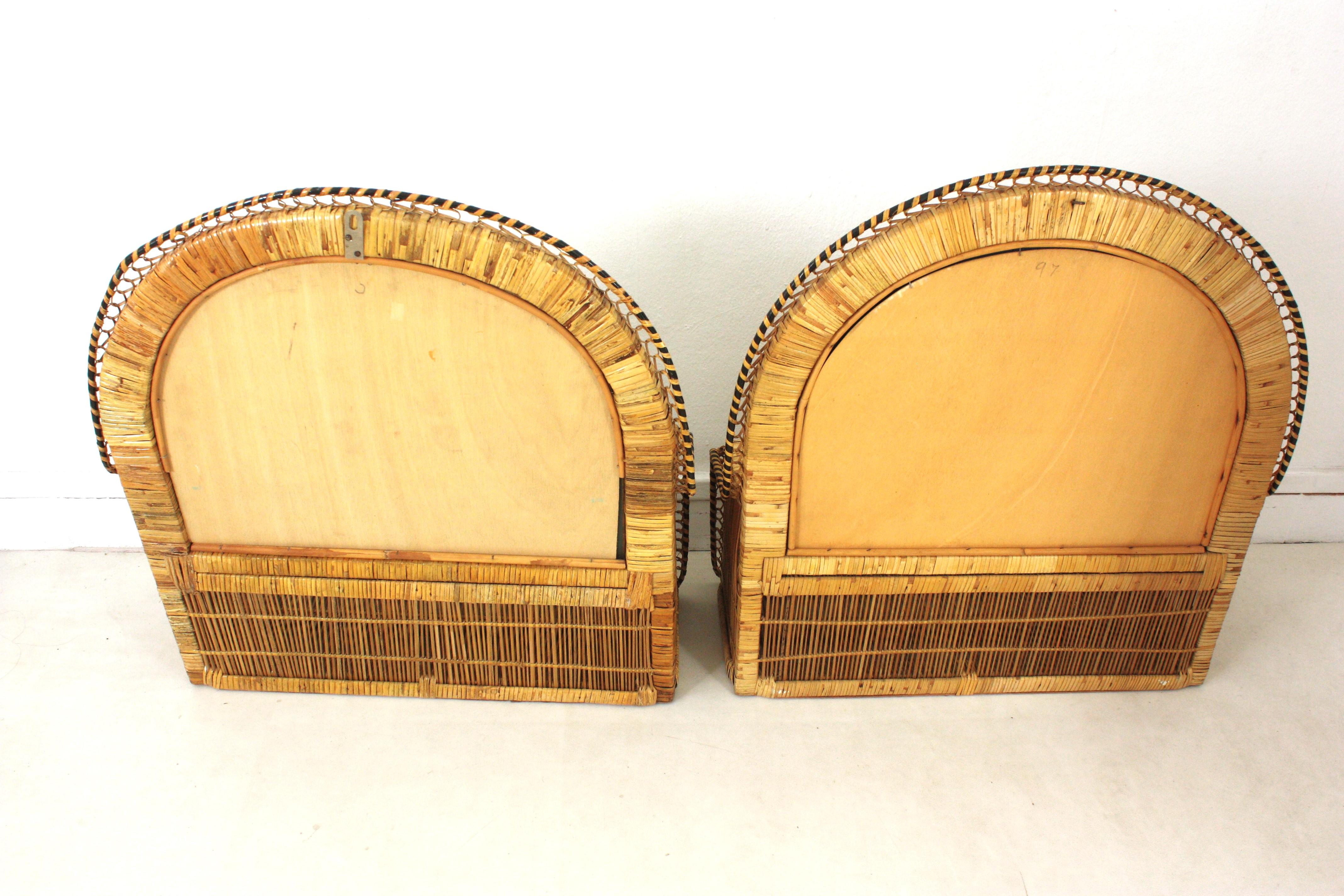 Coppia di specchi ad arco del Medioevo, rattan e vimini intrecciato, Spagna, anni '60 in vendita 7