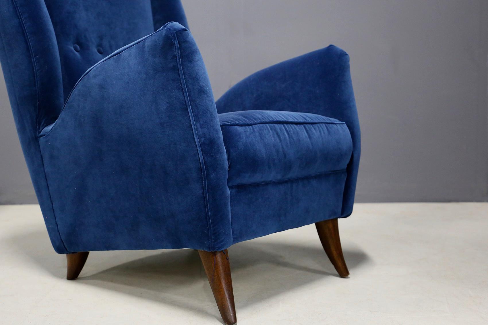 Pair of Midcentury Armchairs Attributed by Gio Ponti in Velvet, 1950s In Good Condition In Milano, IT