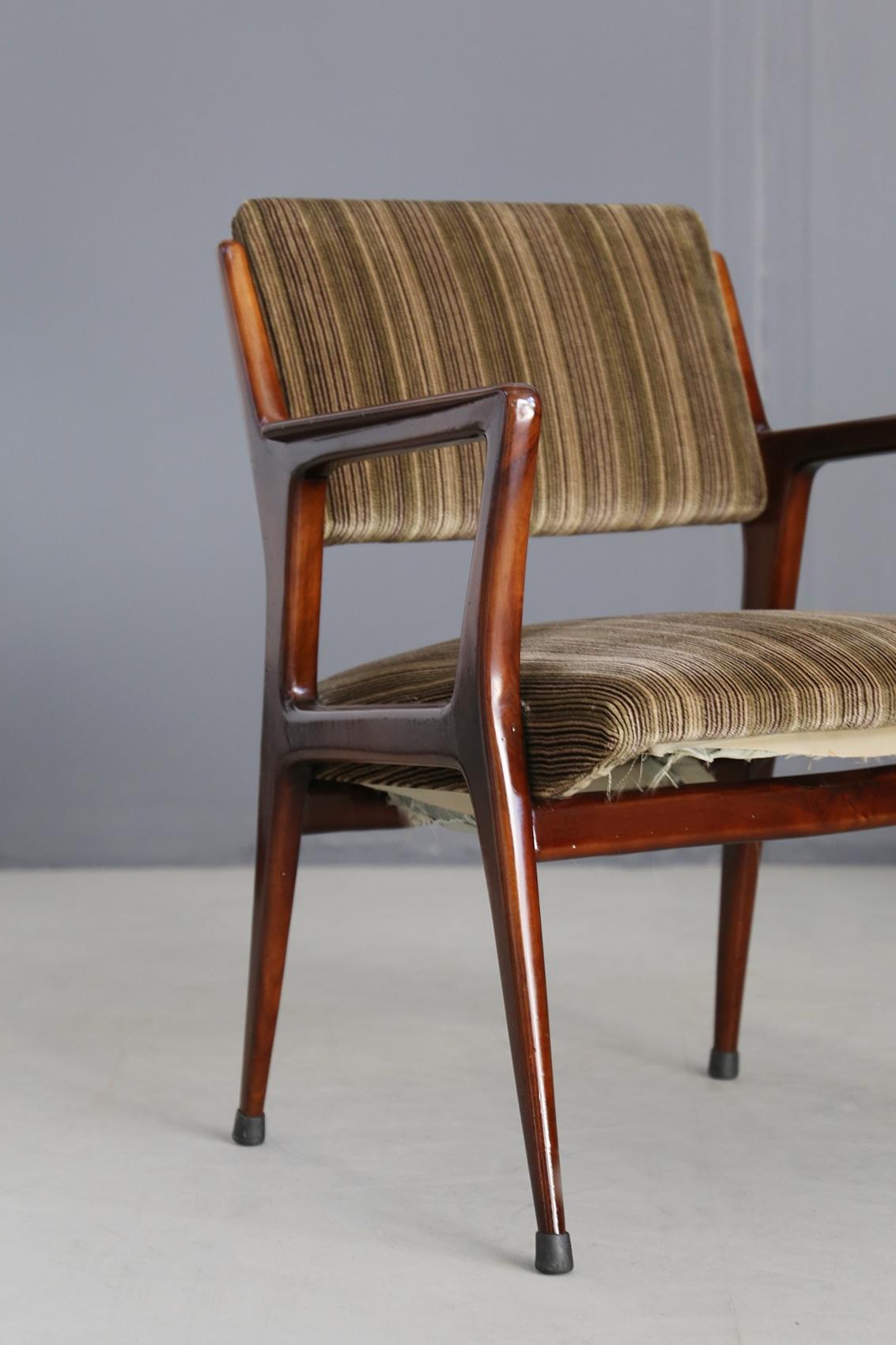 Mid-20th Century Italian armchair pair Attributed to Gio Ponti in Original Velvet For Sale