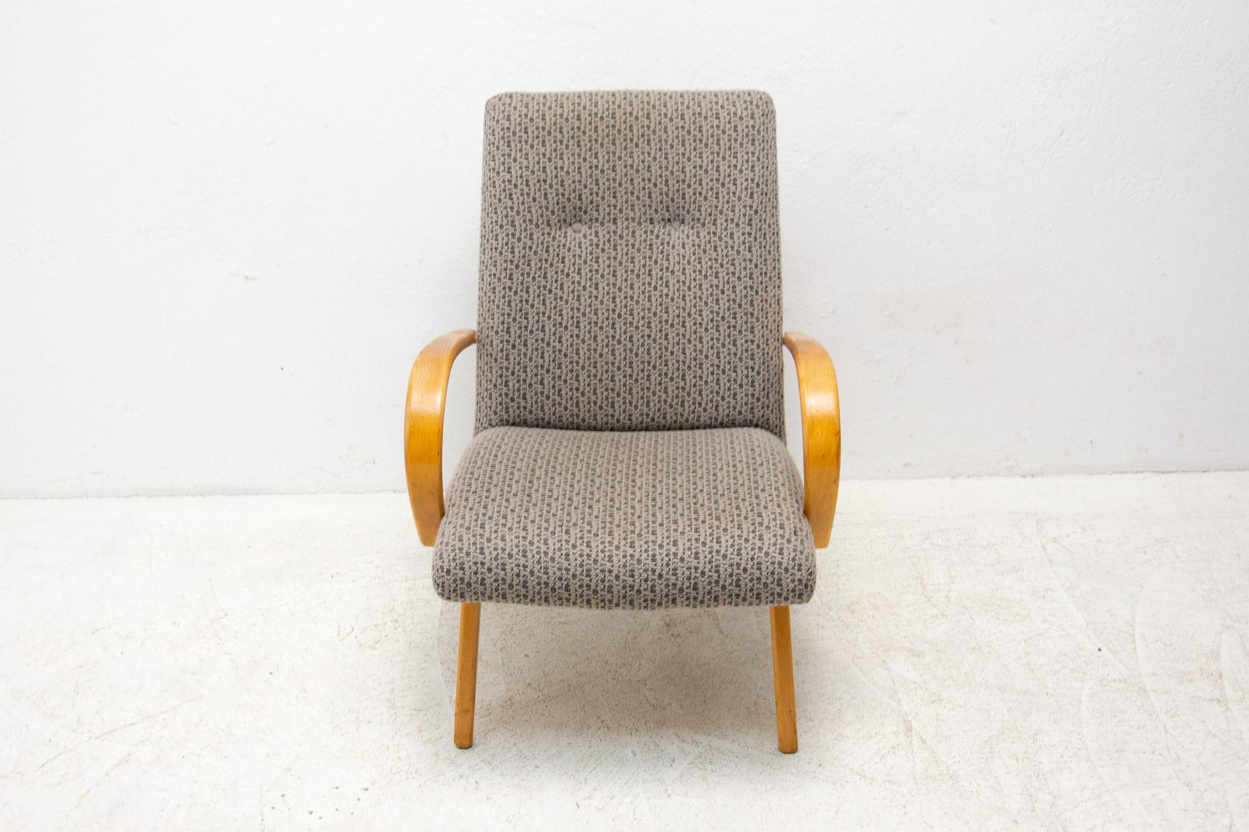 Pair of midcentury armchairs by Jaroslav Šmídek, 1960´s For Sale 4