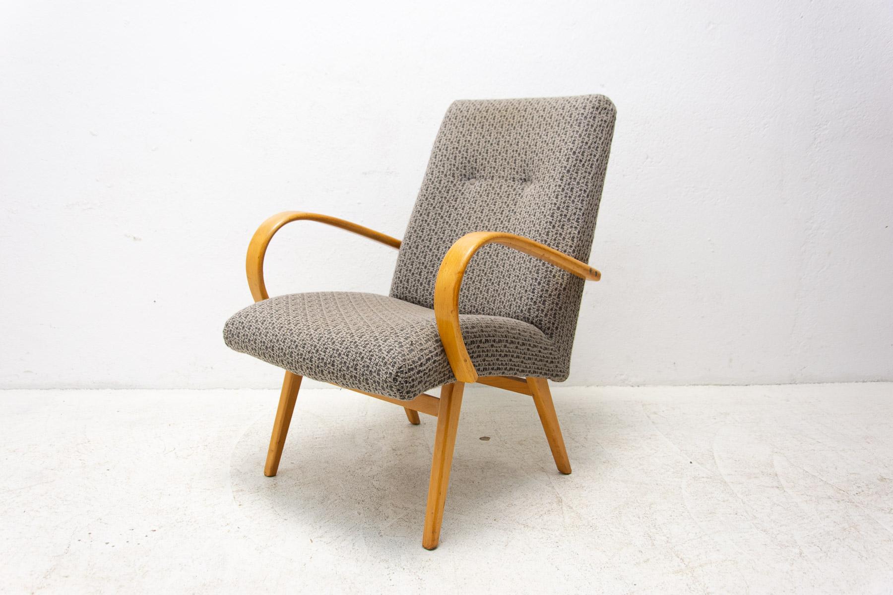 Pair of midcentury armchairs by Jaroslav Šmídek, 1960´s For Sale 6