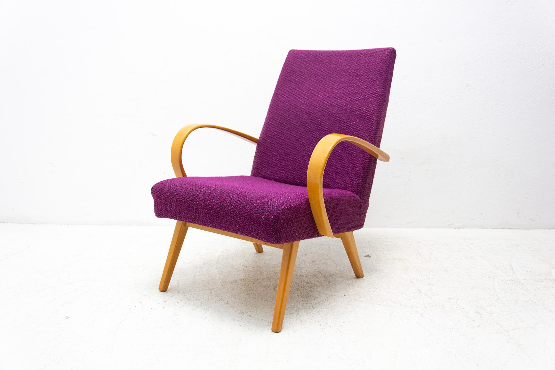 Pair of Midcentury Armchairs by Jaroslav Šmídek, 1960´S For Sale 10