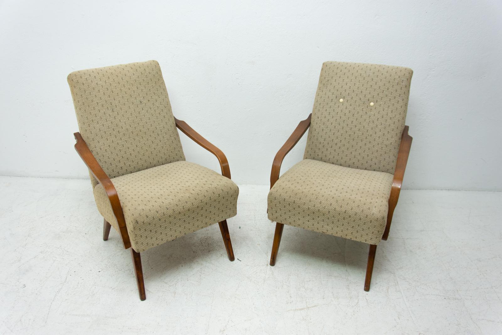 Scandinave moderne Paire de fauteuils du milieu du siècle dernier par Jaroslav mdek, années 1960