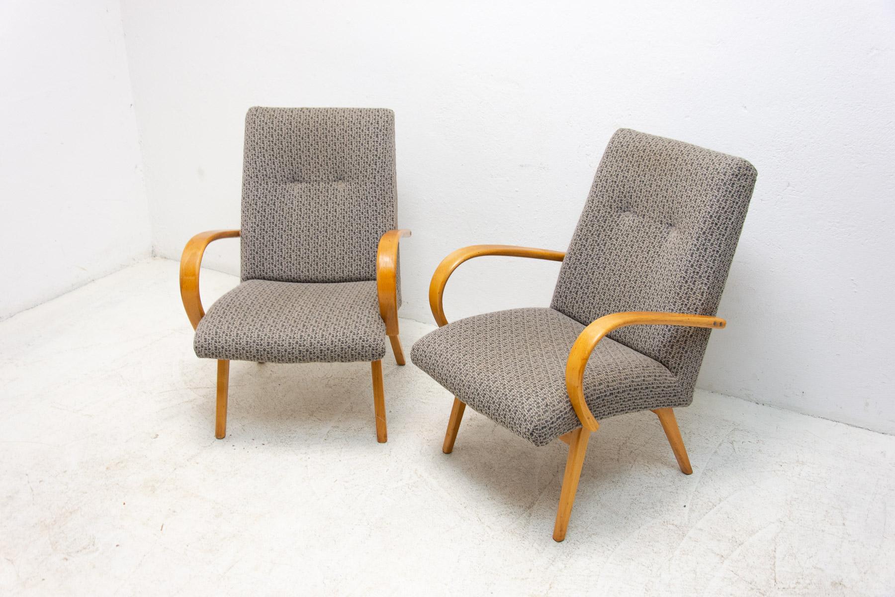 Mid-Century Modern Pair of midcentury armchairs by Jaroslav Šmídek, 1960´s For Sale