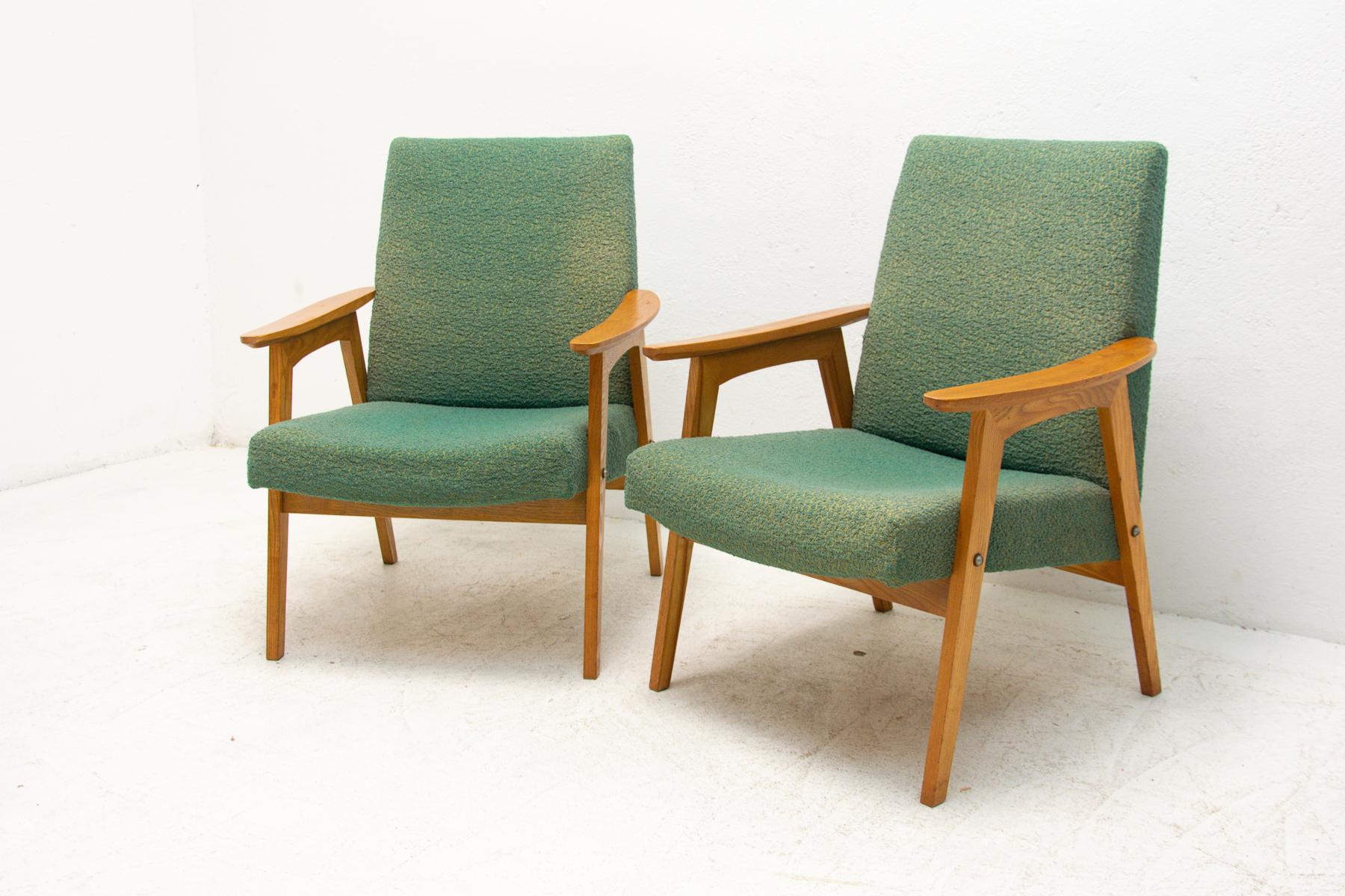 Pair of Midcentury Armchairs by Jaroslav Šmídek, 1960's In Good Condition In Prague 8, CZ