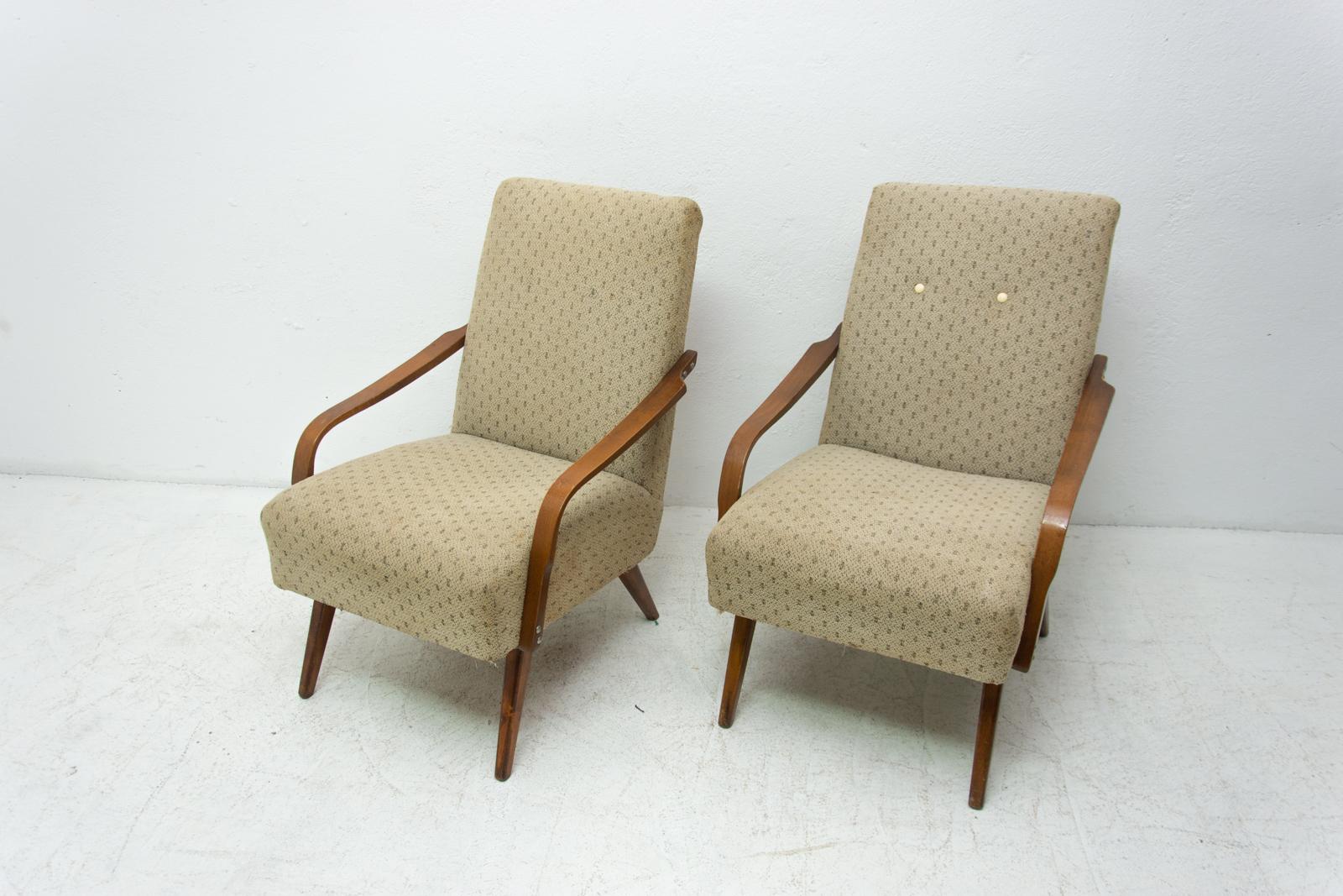 Tissu Paire de fauteuils du milieu du siècle dernier par Jaroslav mdek, années 1960