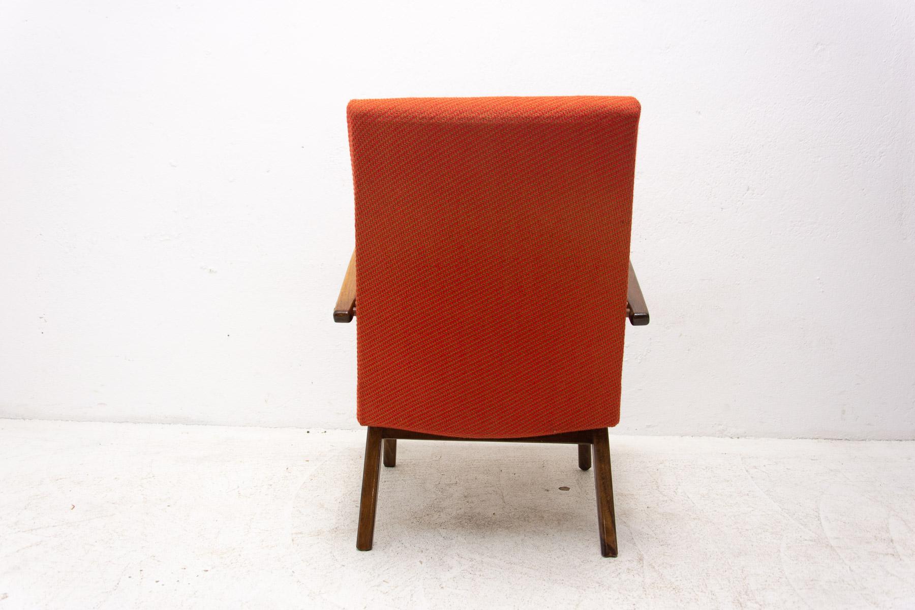 Paire de fauteuils du milieu du siècle par Jaroslav Šmídek, années 1970 en vente 9