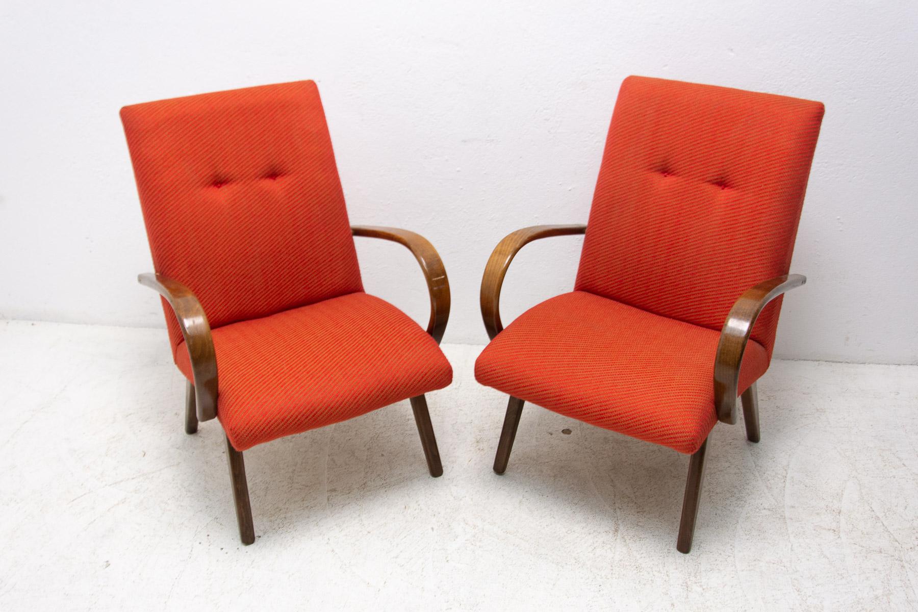 Mid-Century Modern Paire de fauteuils du milieu du siècle par Jaroslav Šmídek, années 1970 en vente