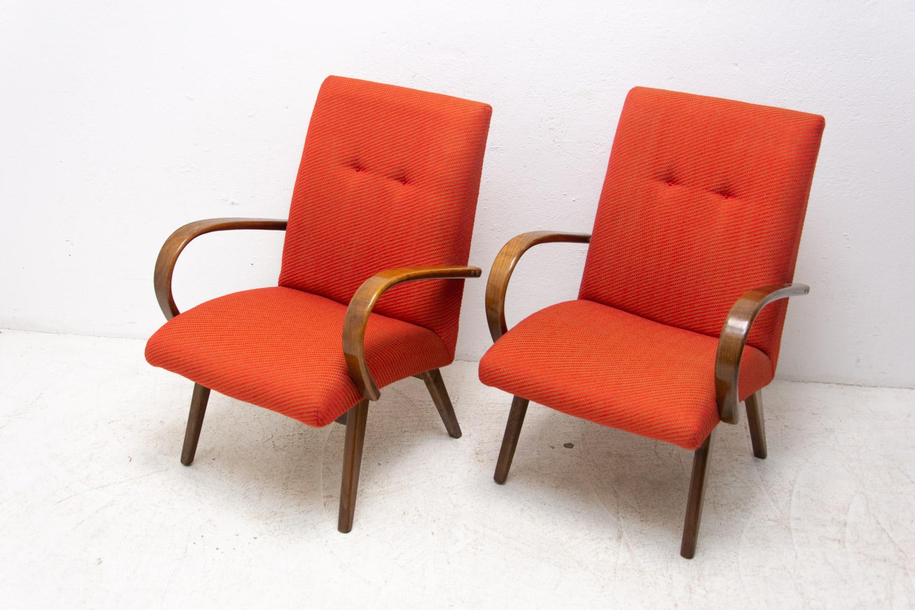 Pair of Midcentury Armchairs by Jaroslav Šmídek, 1970´S In Good Condition For Sale In Prague 8, CZ