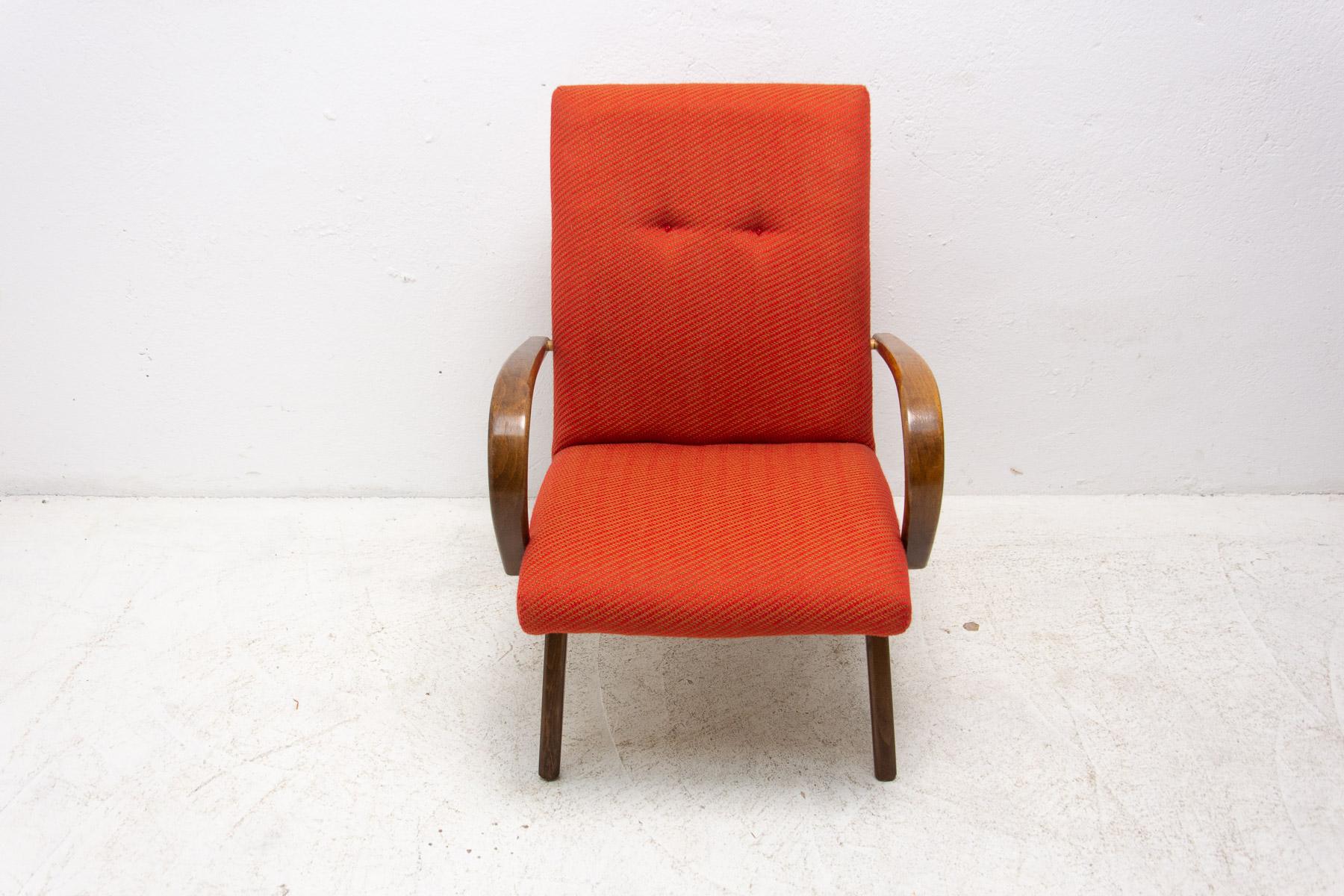 Paire de fauteuils du milieu du siècle par Jaroslav Šmídek, années 1970 en vente 2