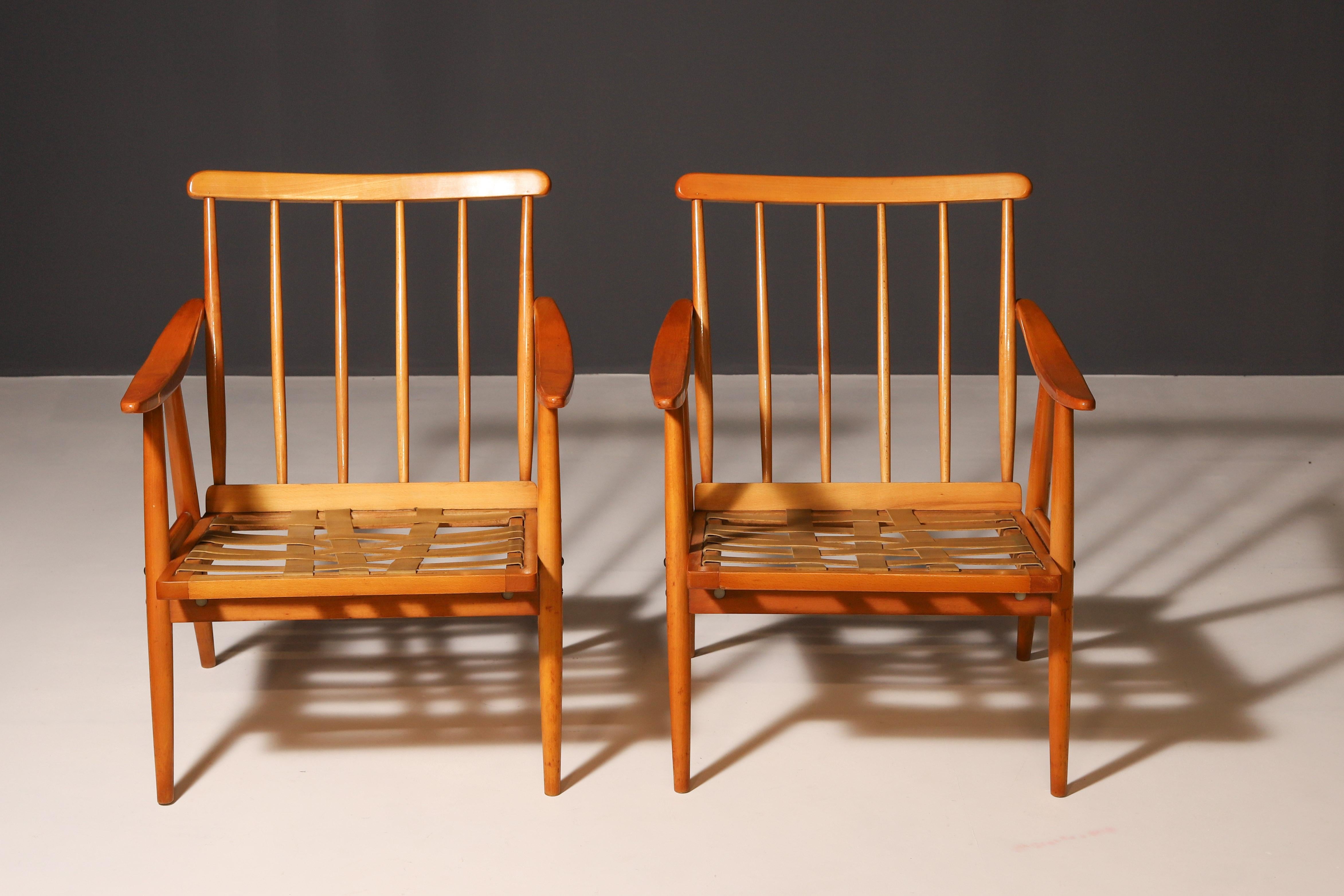 Pareja de sillones de mediados de siglo de Jaroslav Šmídek para TON, años 70 en venta 3