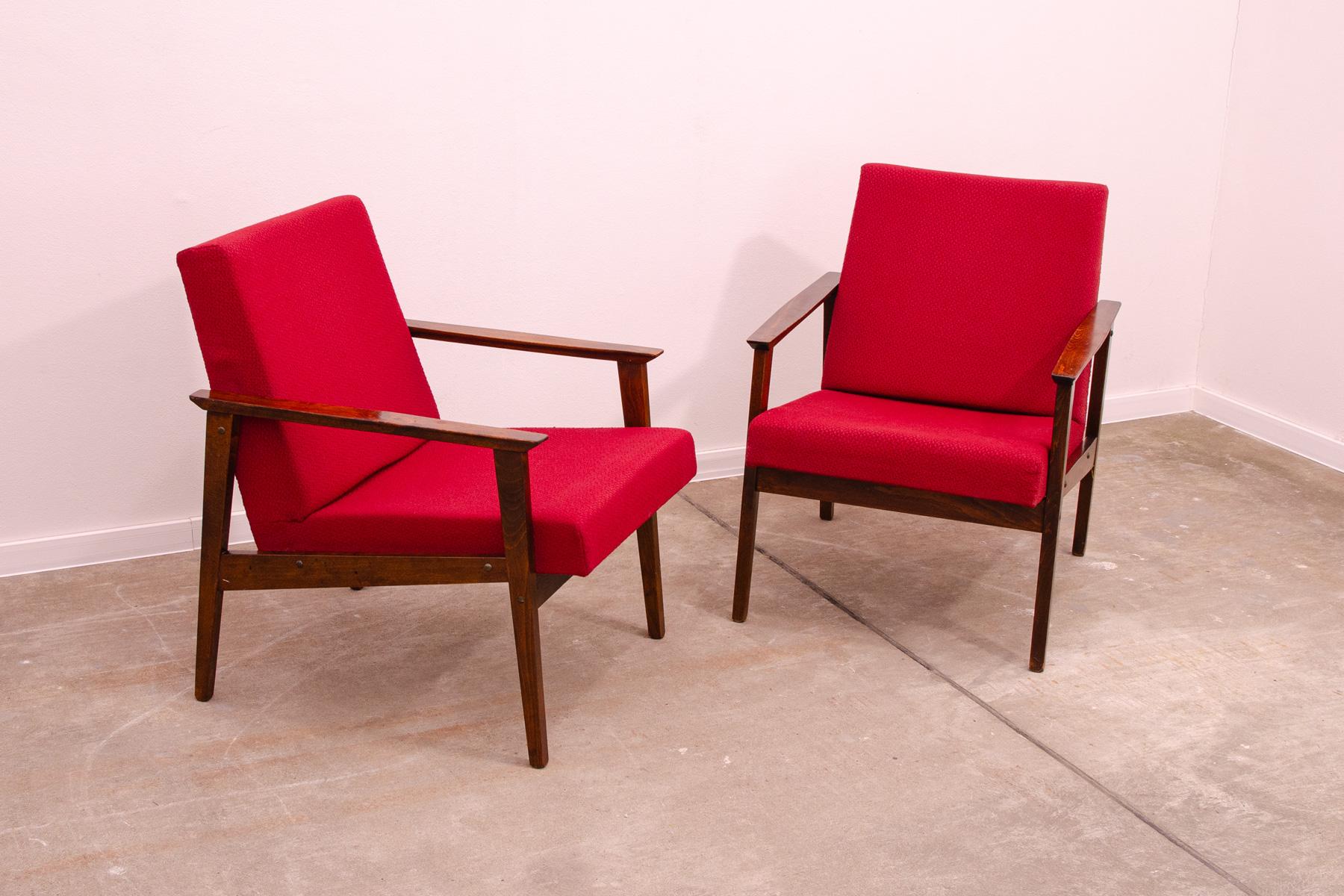 Mid-Century Modern Pair of midcentury armchairs by Jaroslav Šmídek for TON, 1970´s For Sale