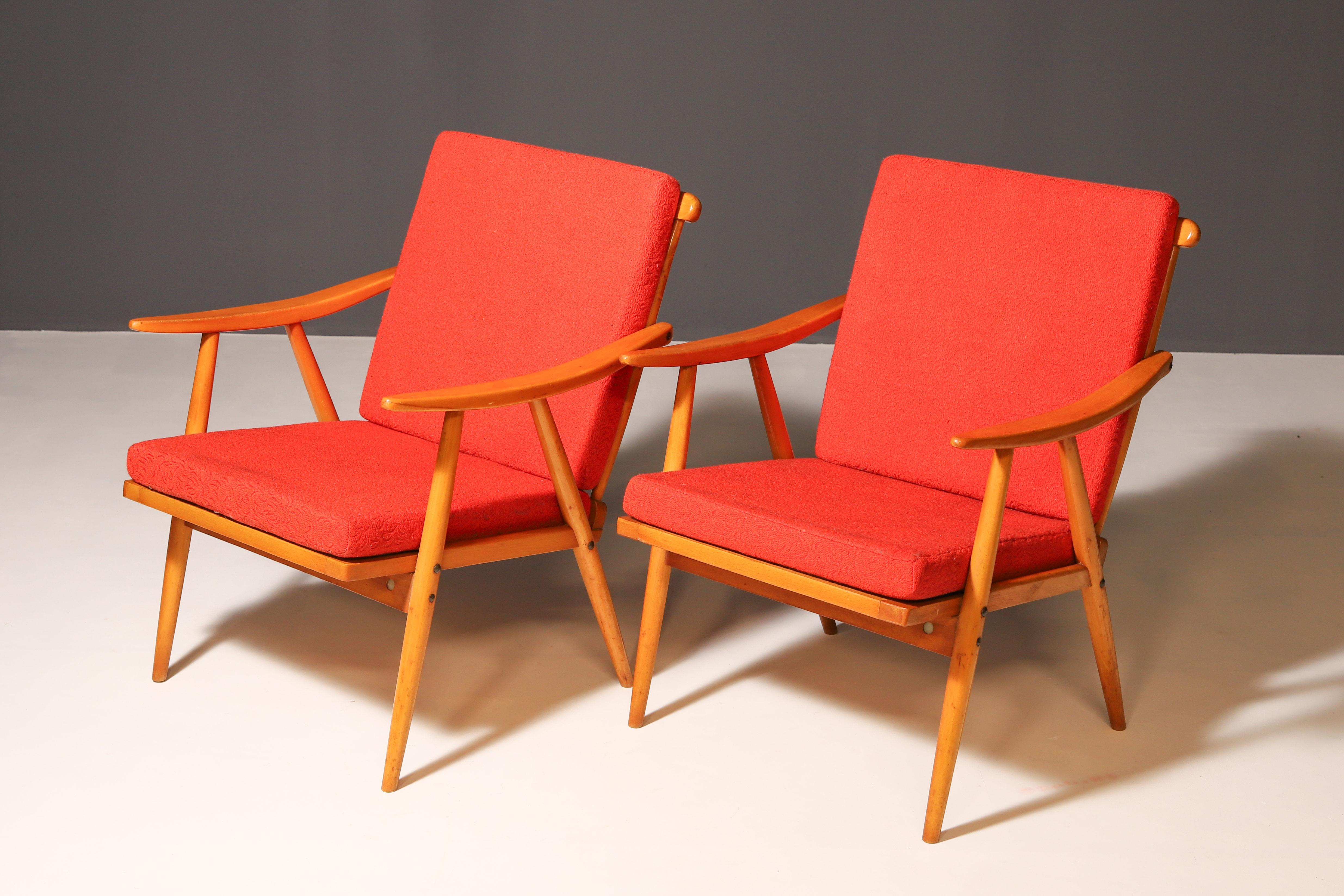 Pareja de sillones de mediados de siglo de Jaroslav Šmídek para TON, años 70 Moderno de mediados de siglo en venta