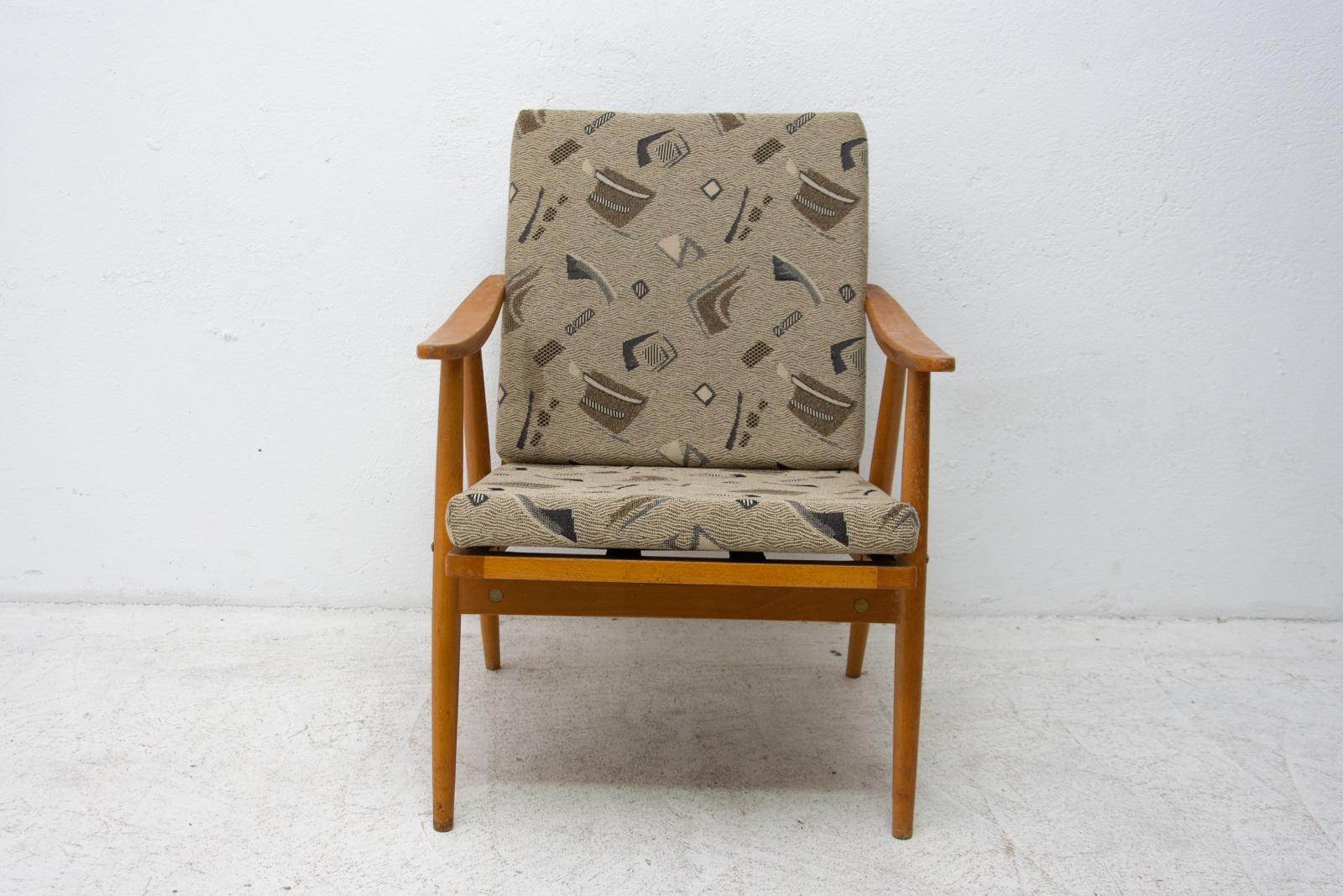 Fabric Pair of Midcentury Armchairs by Jaroslav Šmídek for TON, 1970s For Sale