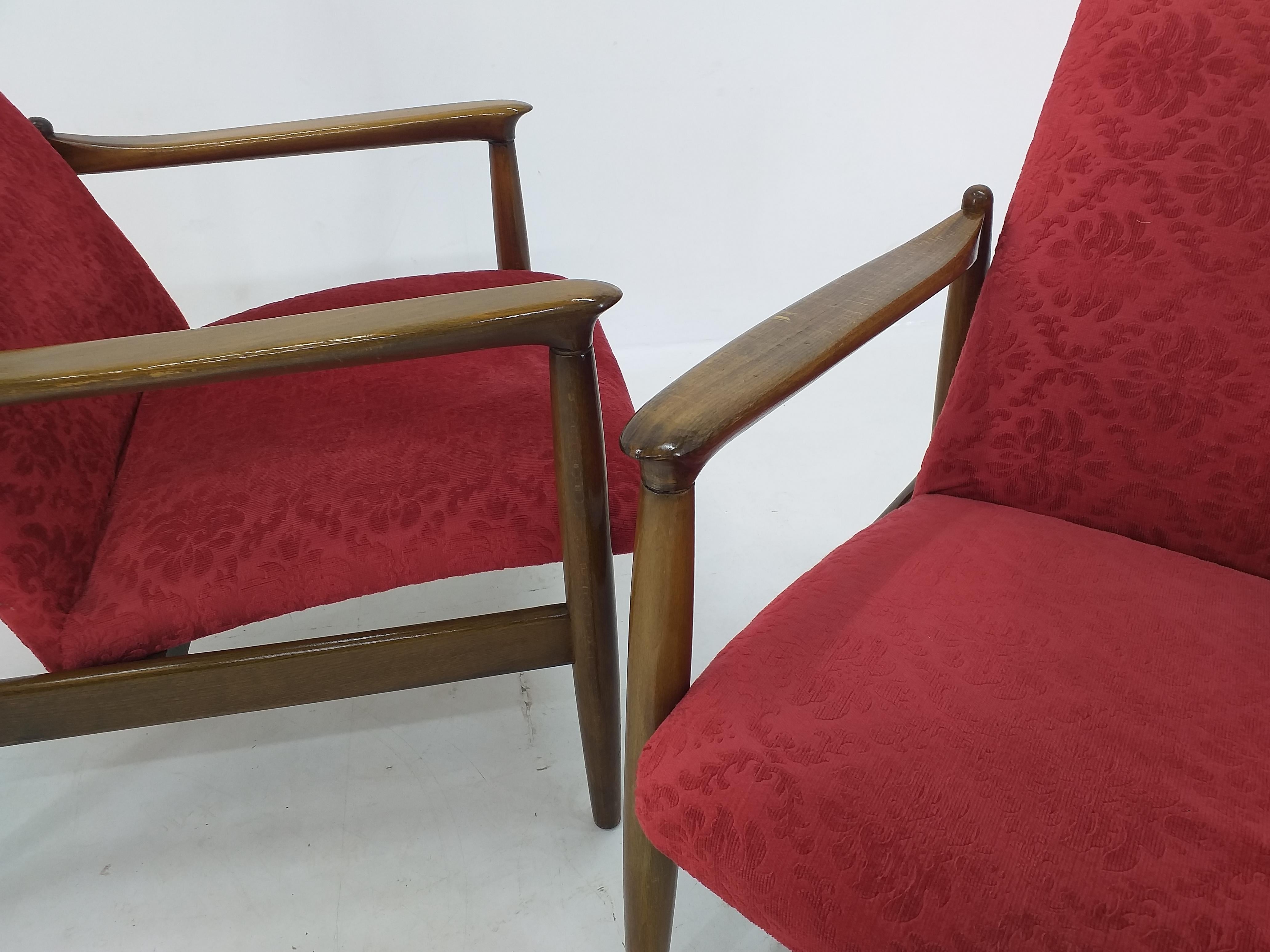 Ein Paar Sessel aus der Mitte des Jahrhunderts, Edmund Homa, 1960er Jahre (Stoff) im Angebot