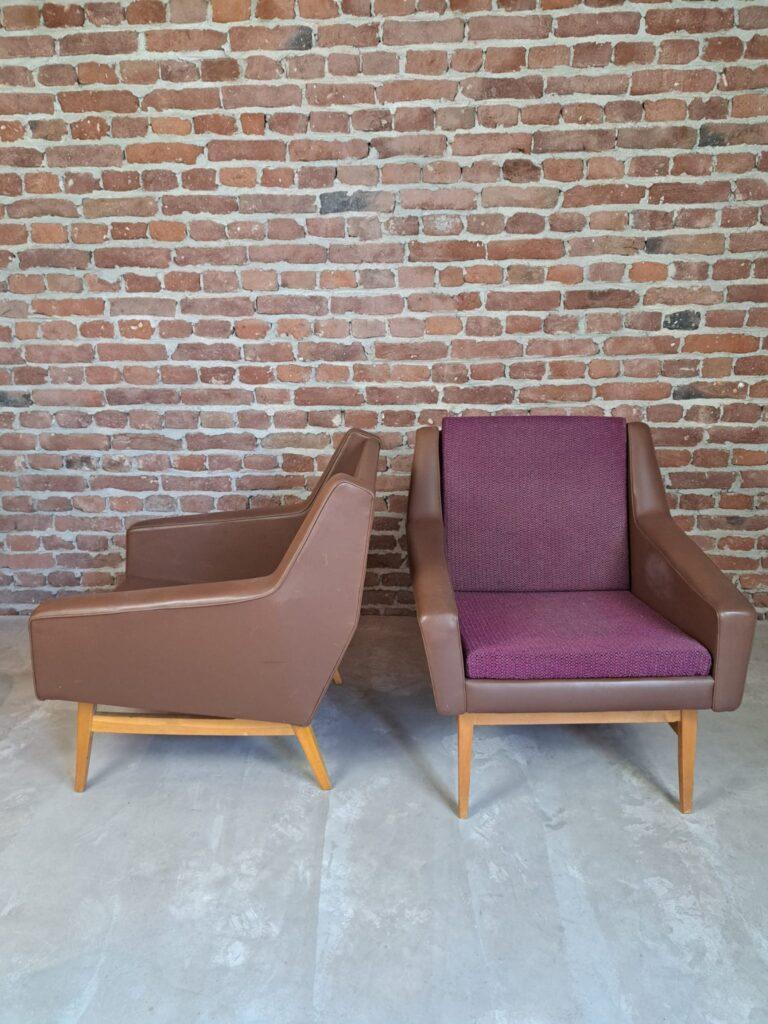 Pair of Midcentury Armchairs in Brown & Purple Fabric, Czechoslovakia, 1960

Additional information:
Country of Manufacture – Czechoslovakia
Design Period – 1960
Production Period – 1960
Style – Midcentury 
Material – Wood and fabric
Color – Brown