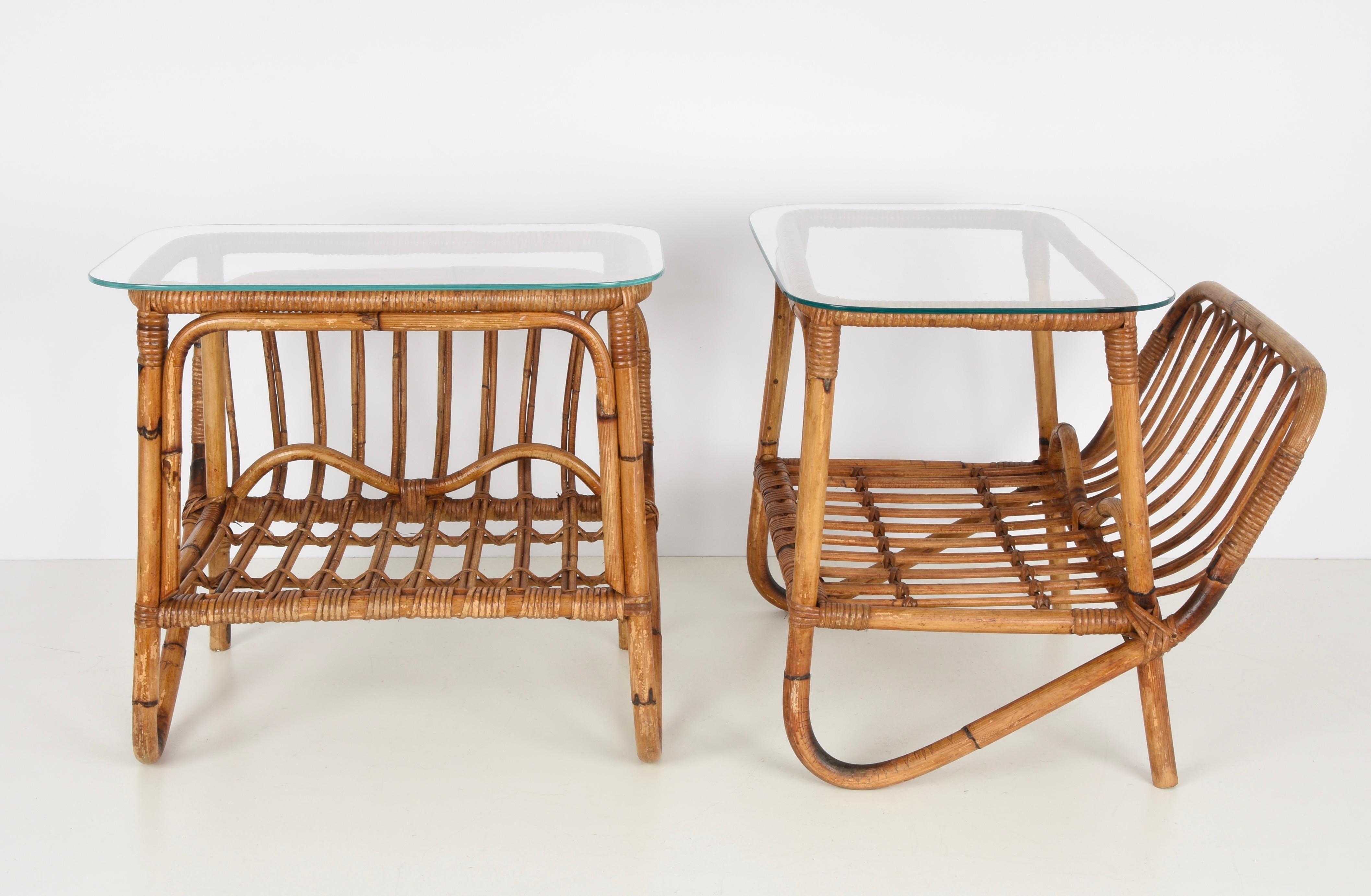 Pair of Midcentury Bamboo Italian Magazine Rack Tables with Glass Shelf, 1960s In Good Condition In Roma, IT