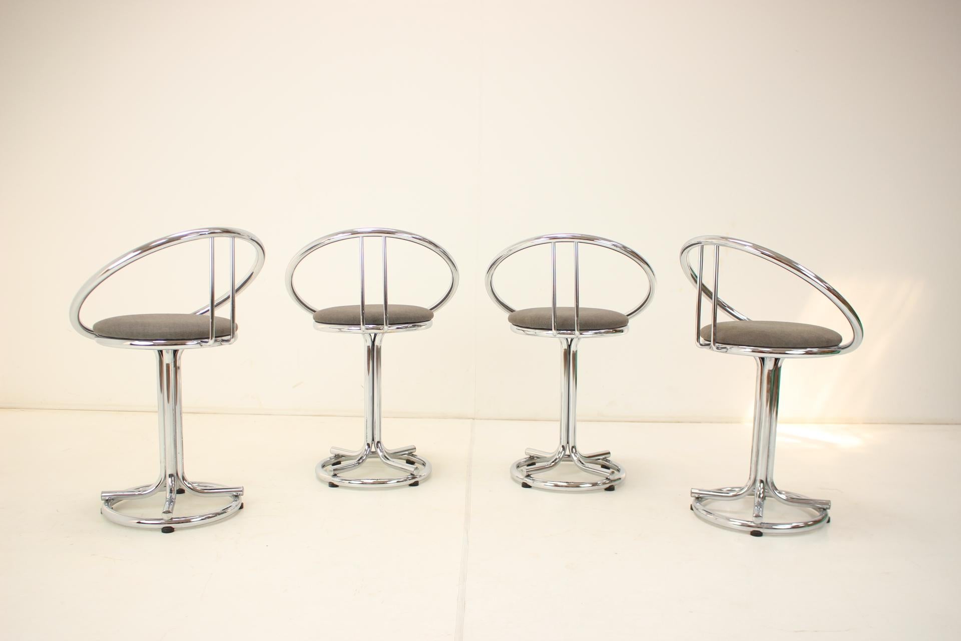 Italian Pair of Midcentury Bar Stools, Italy 1970s For Sale