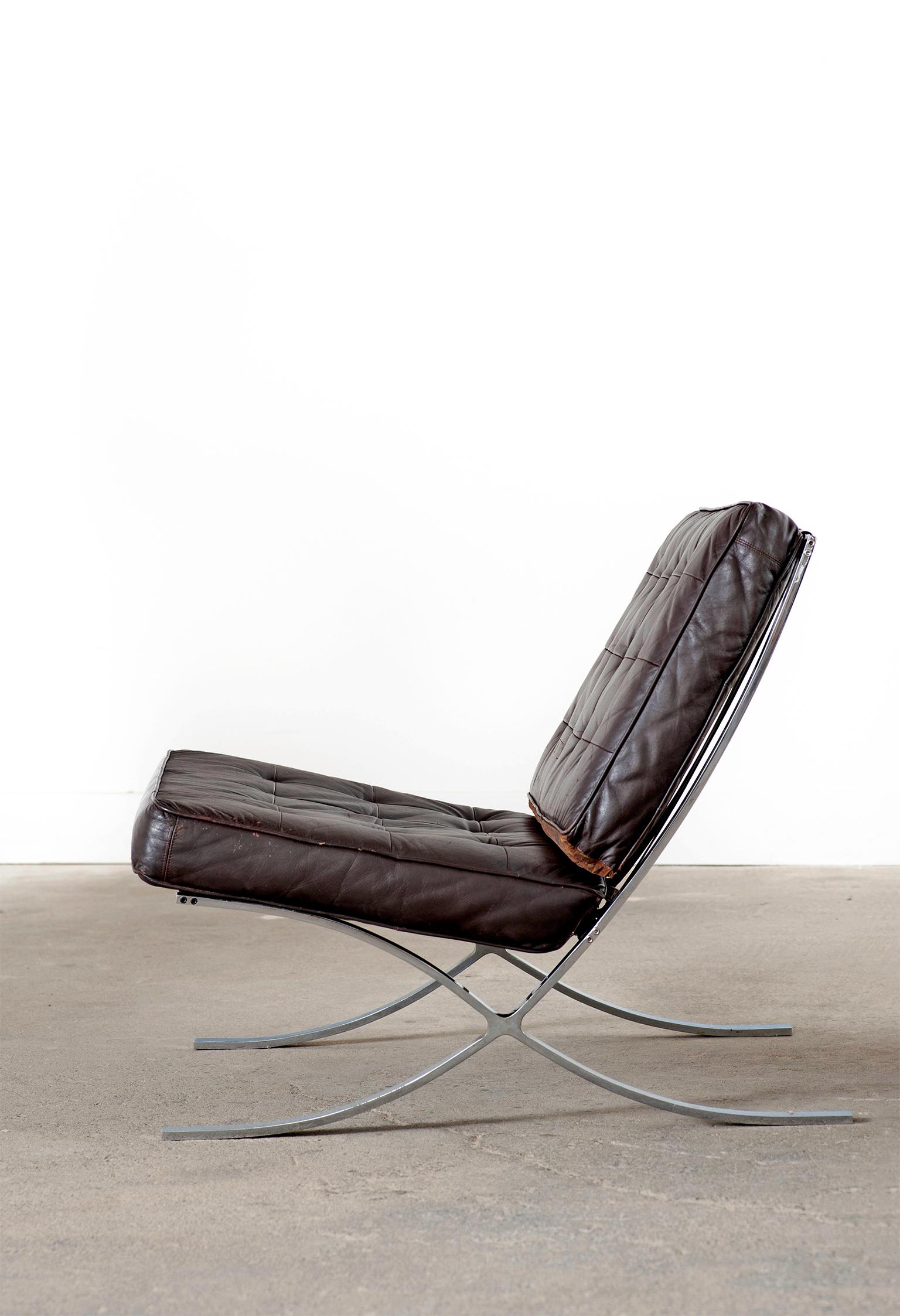 Mid-Century Modern Pair of Midcentury Barcelona Chairs After Ludwig Mies Van der Rohe For Sale