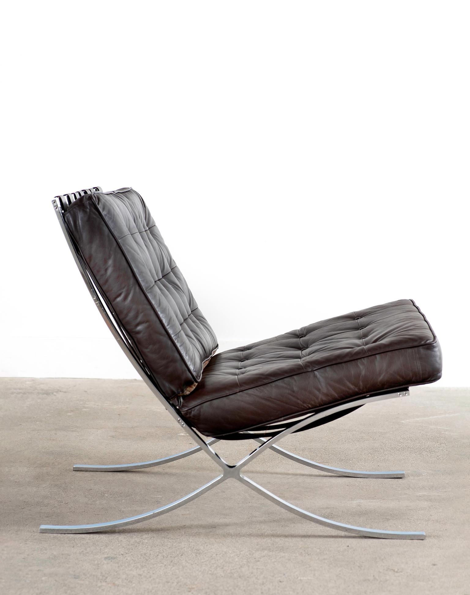 20th Century Pair of Midcentury Barcelona Chairs After Ludwig Mies Van der Rohe For Sale
