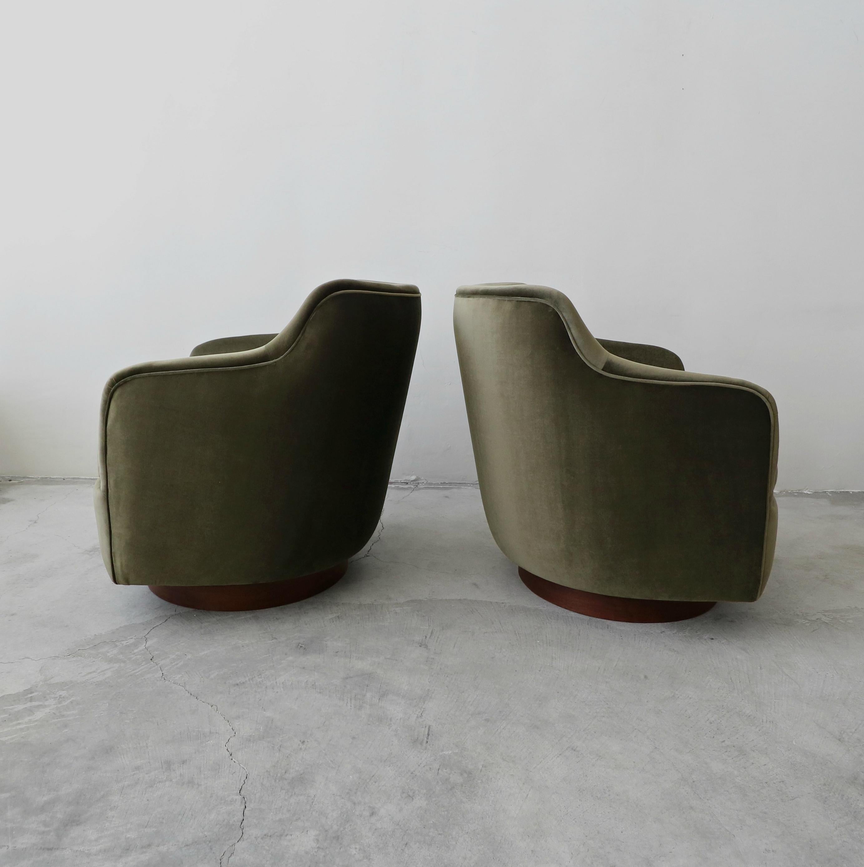 20th Century Pair of Midcentury Barrel Back Swivel Chairs by Dunbar