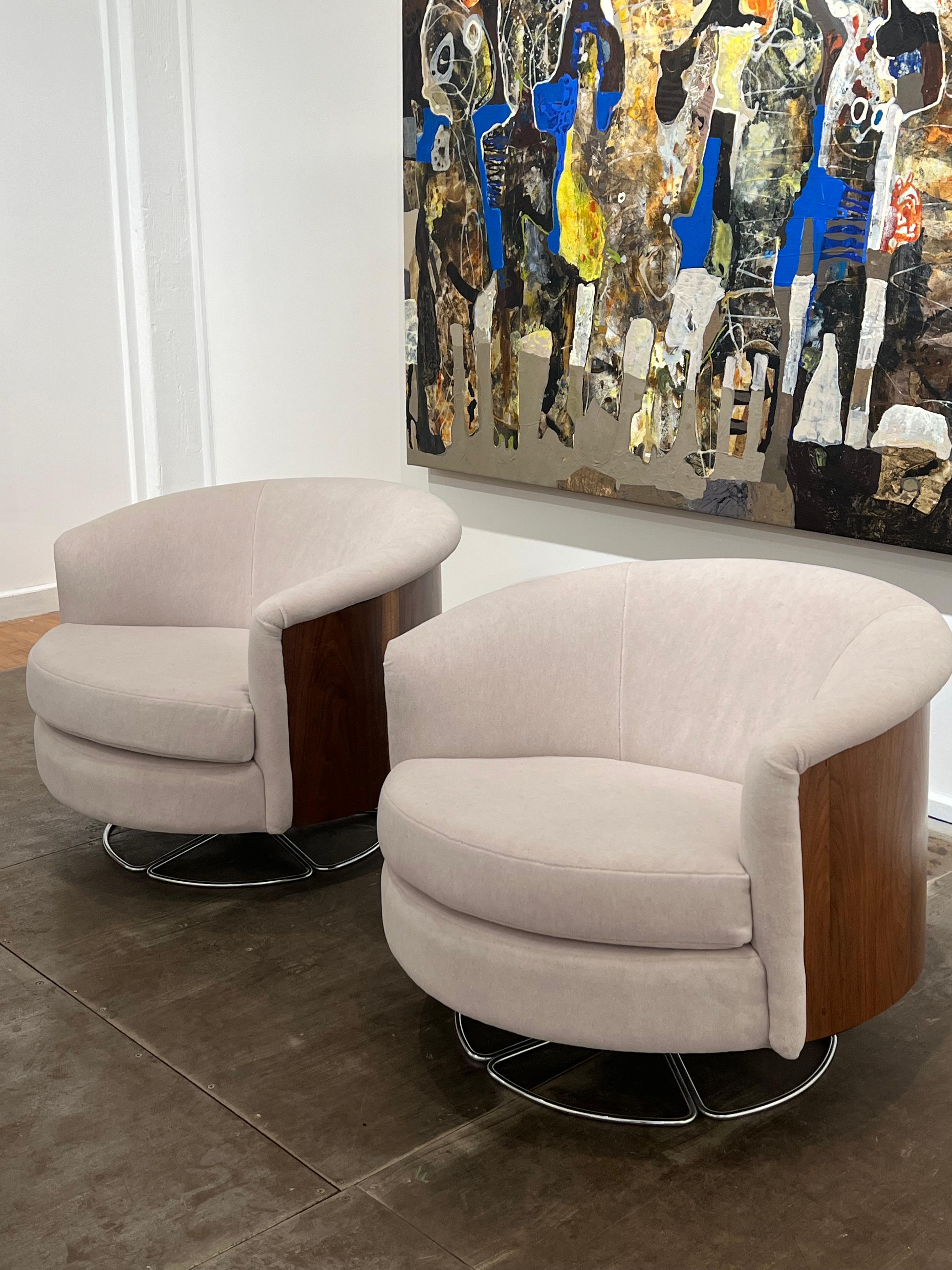 Danish Pair of Midcentury Barrel Swivel Chairs by Selig For Sale