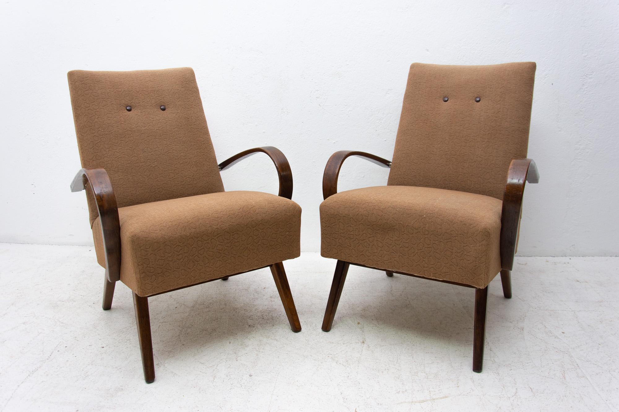 These bentwood armchairs were designed by Jaroslav Šmídek and made in the former Czechoslovakia in the 1960s.

The chairs are stable and comfortable. They are in good vintage condition, shows signs of age and using.

Price is for the pair.