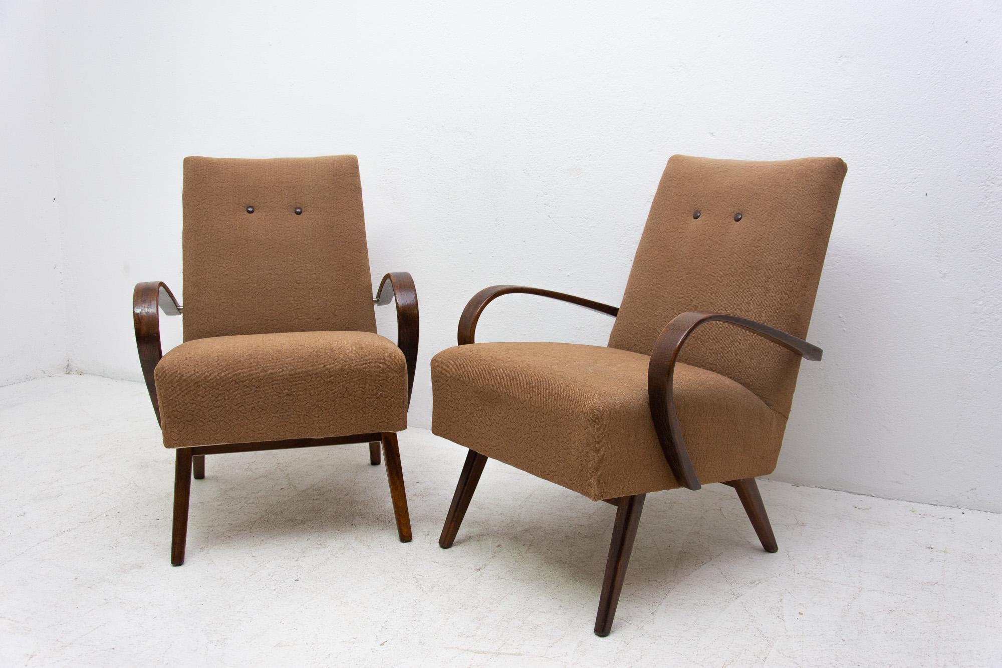 Czech Pair of Midcentury Bentwood Armchairs by Jaroslav Šmídek, 1960s