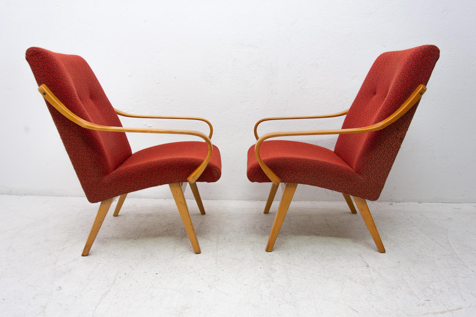 Pair of Midcentury Bentwood Armchairs by Jaroslav Šmídek, 1960s For Sale 1